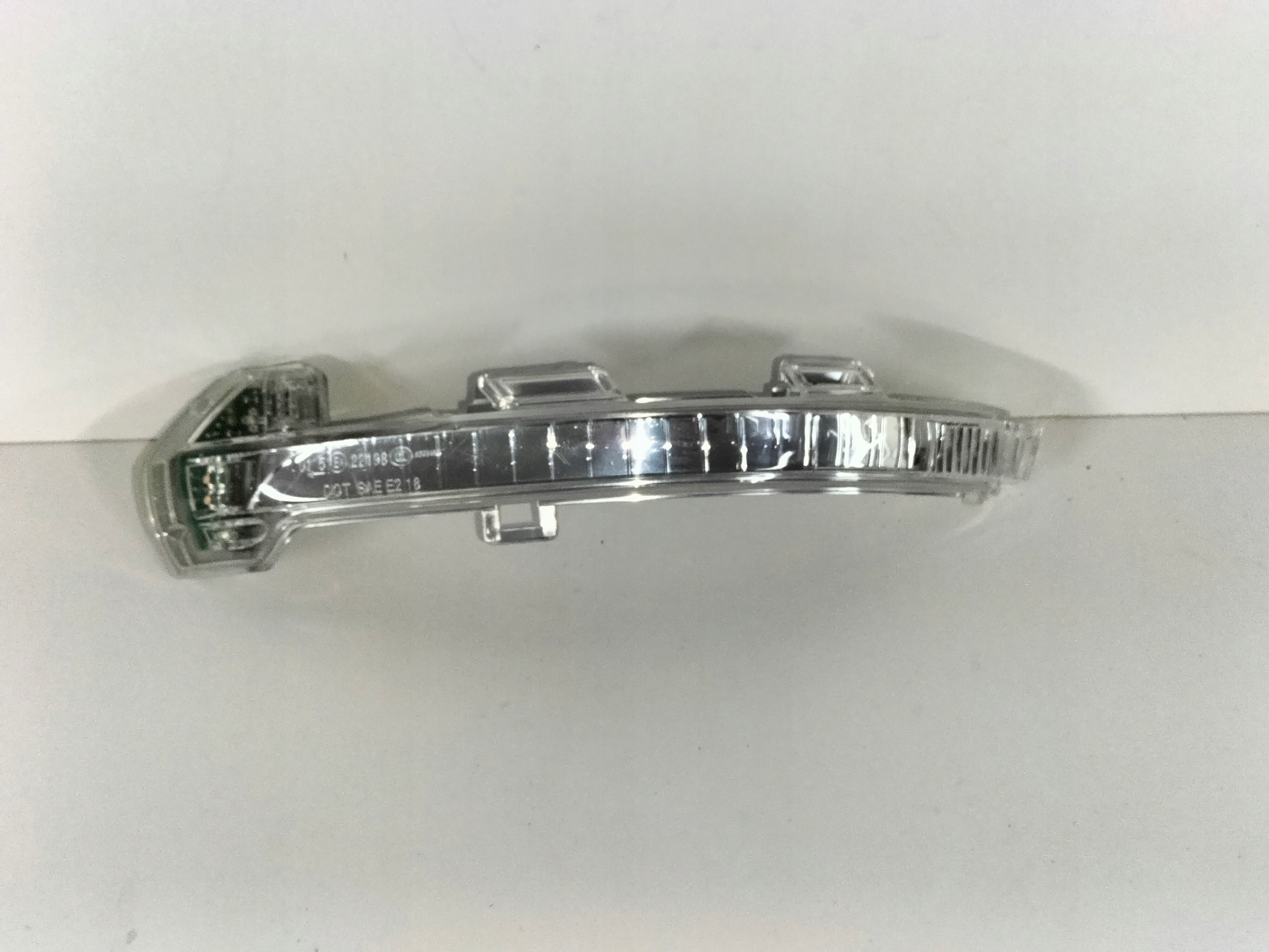 LAVA SMEROVKA V ZRKADLE VW PASSAT B8 14-