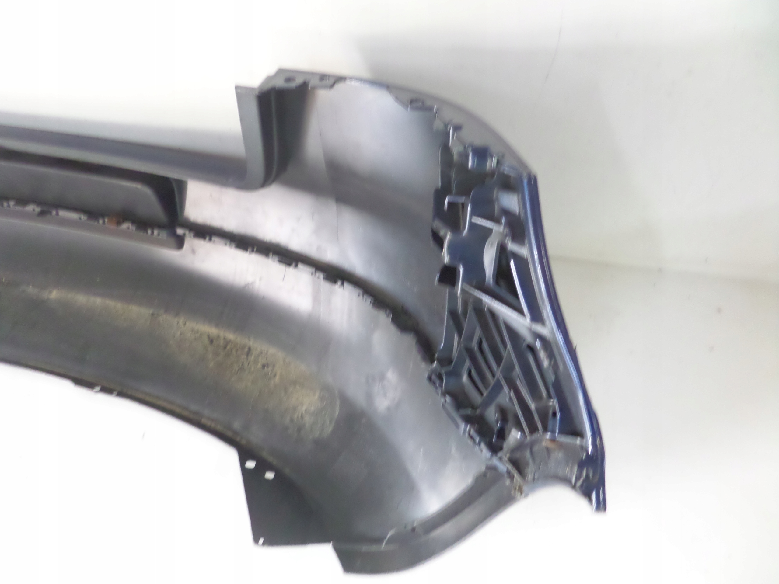 ZADNÝ NÁRAZNÍK VW GOLF V 03- HB