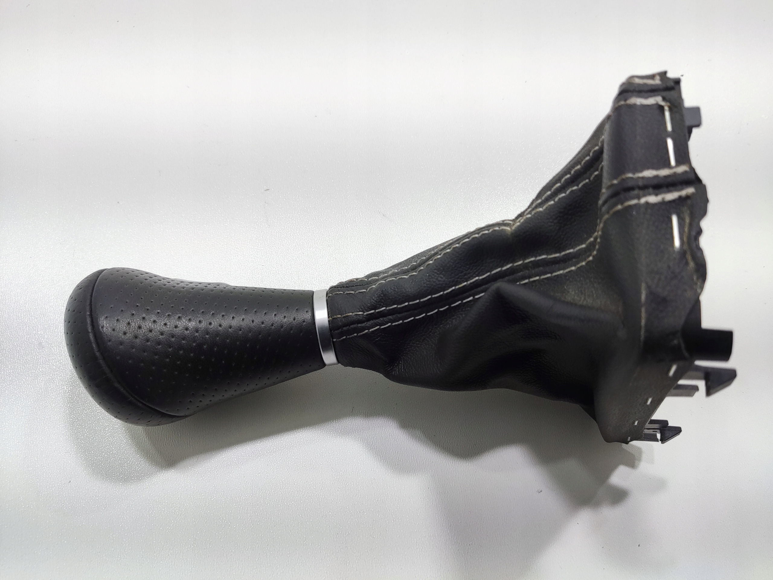 KULISA RADENIA RYCHLOSTI AUDI A5 I 8T 2007-2011 AUTOMAT 8K1713139E