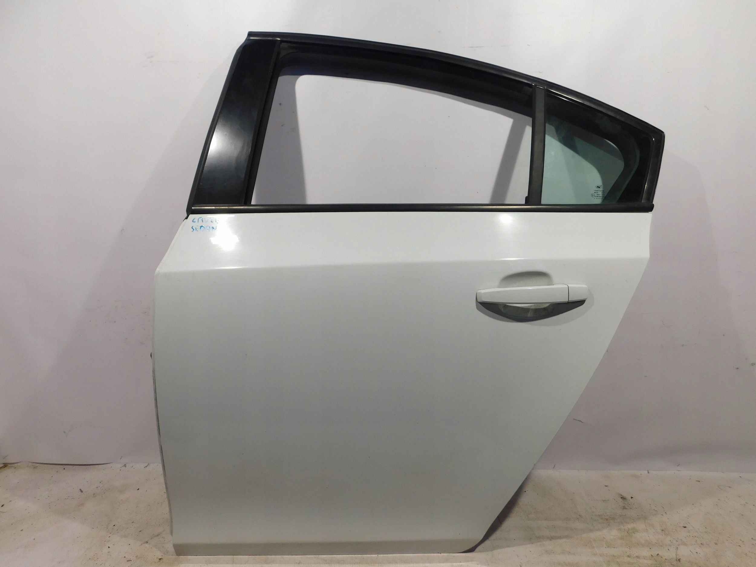 LAVE ZADNE DVERE CHEVROLET CRUZE SEDAN 09-