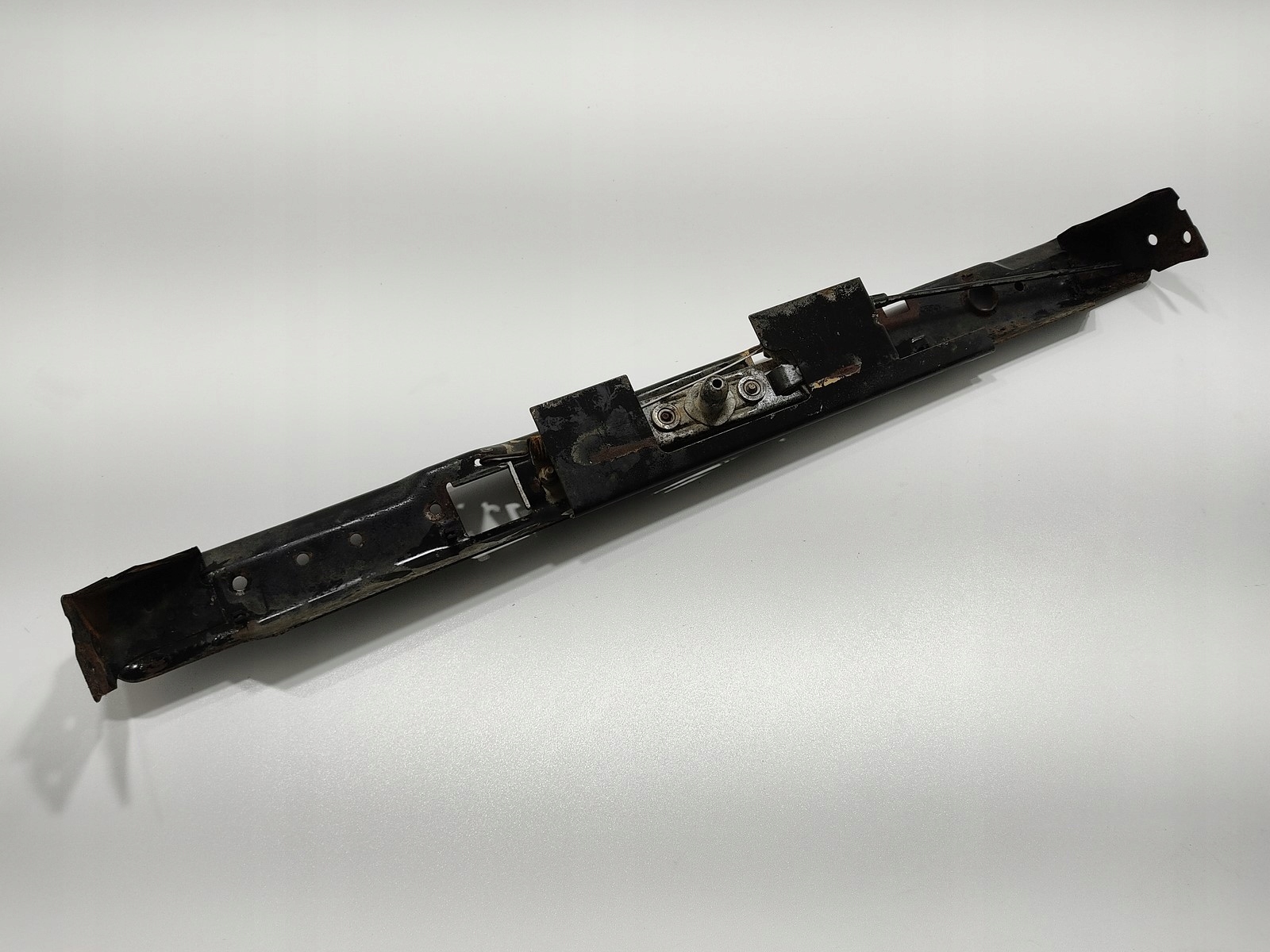 PREDNÉ ČELO VÝSTUHA LAND ROVER DEFENDER 2007-2014