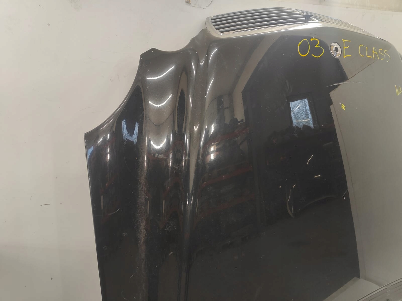 MERCEDES w211 PREDNÁ KAPOTA kol: 197