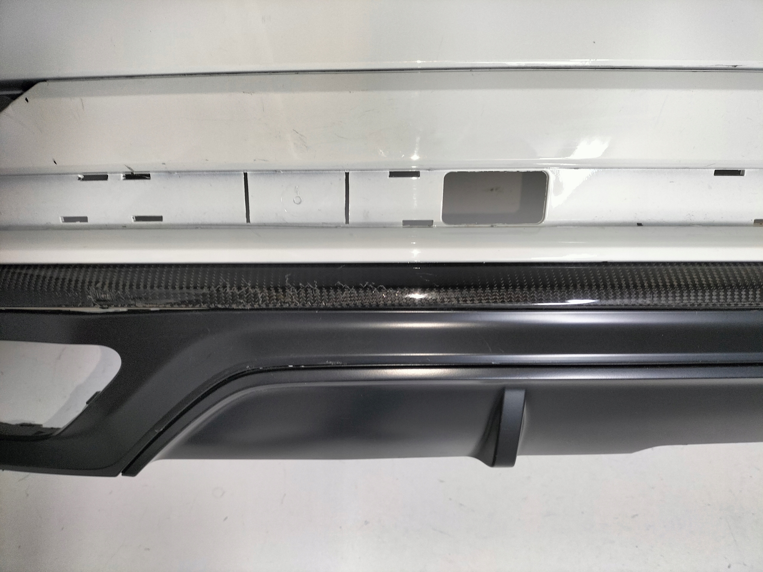 ZADNÝ NÁRAZNÍK AUDI Q8 SQ8 4M8 18- S-LINE