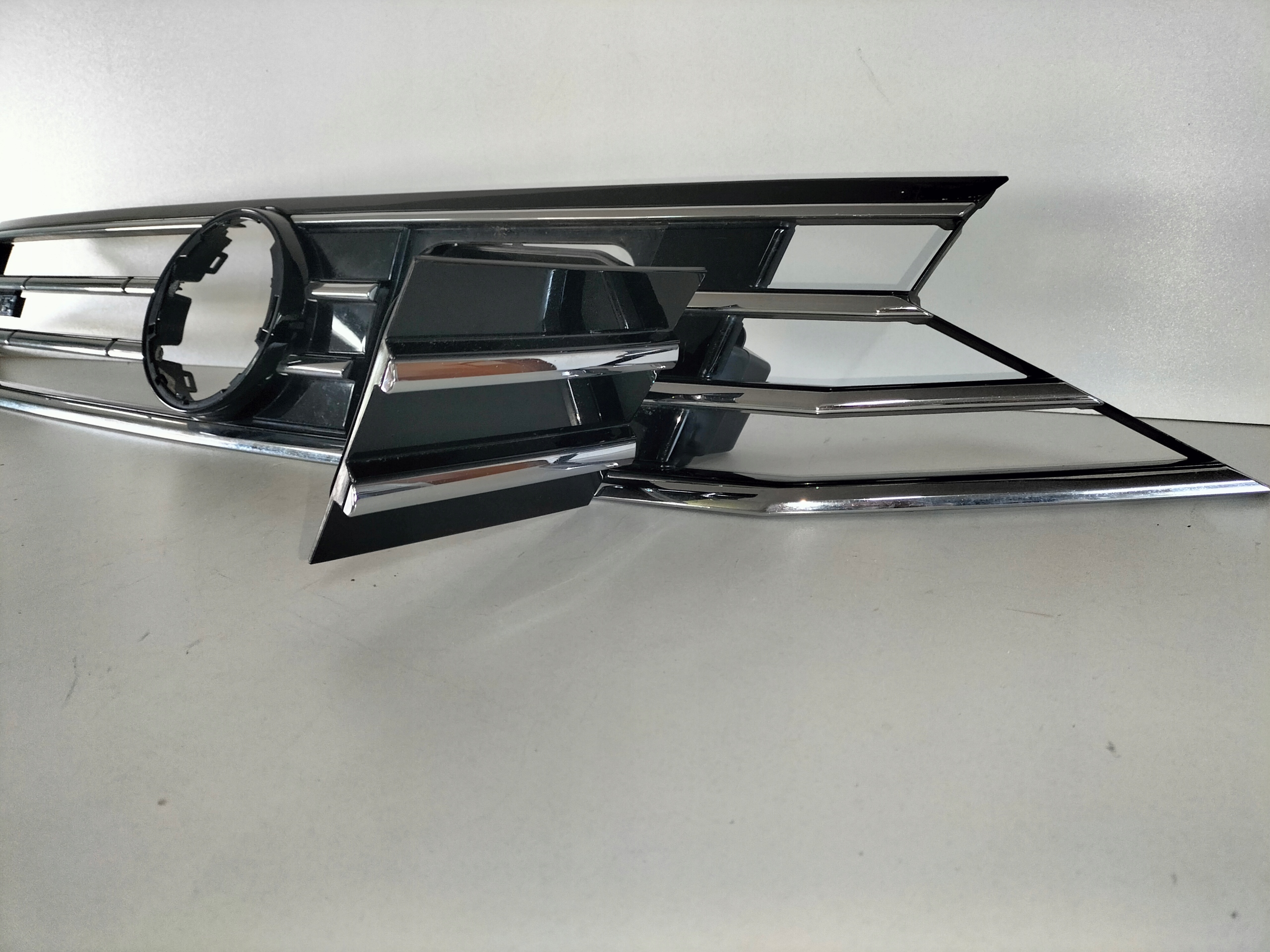 MRIEZKA LISTA VW PASSAT B8 LIFT 19- GTE
