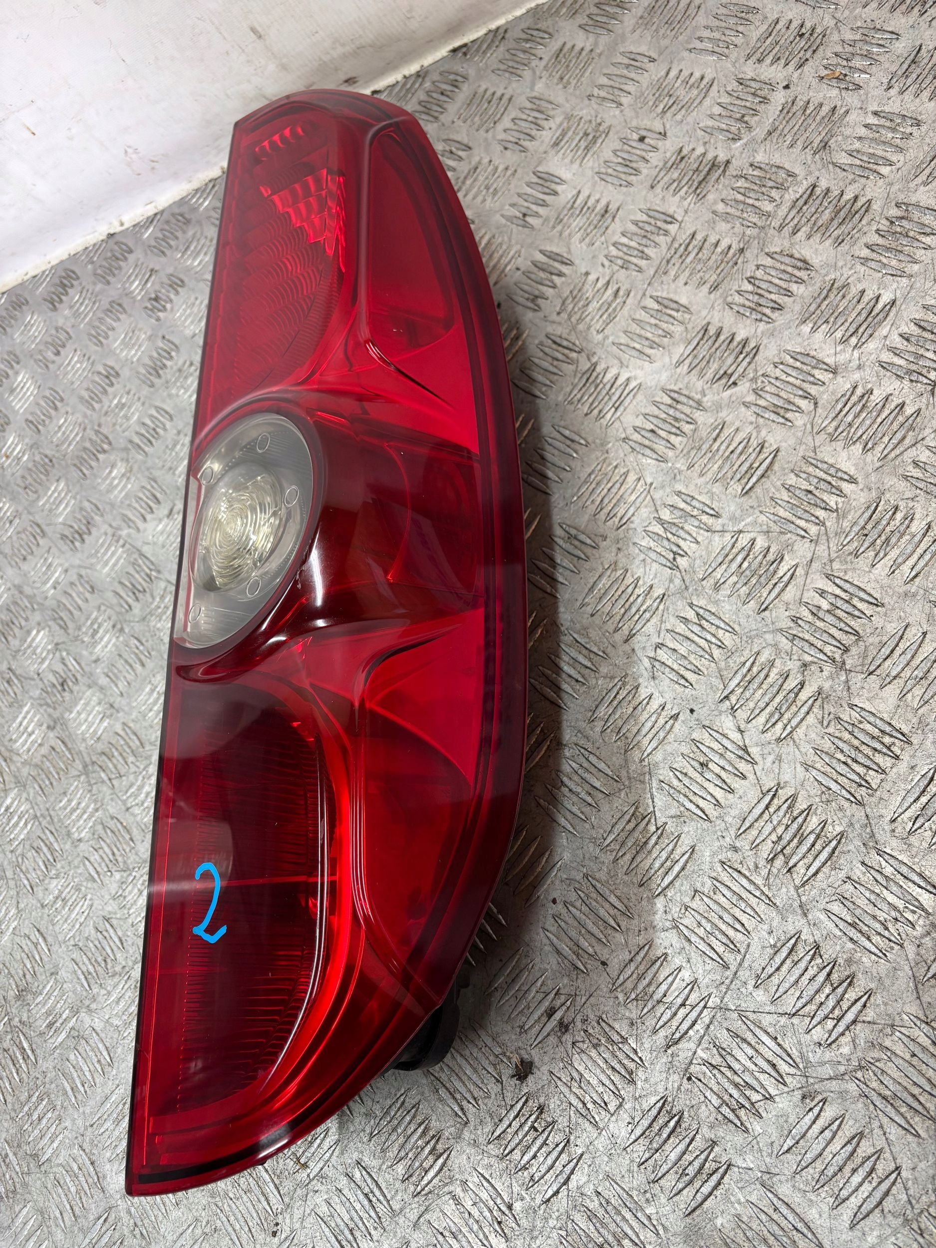 PRAVÉ ZADNÉ SVETLO FIAT DOBLO 10-