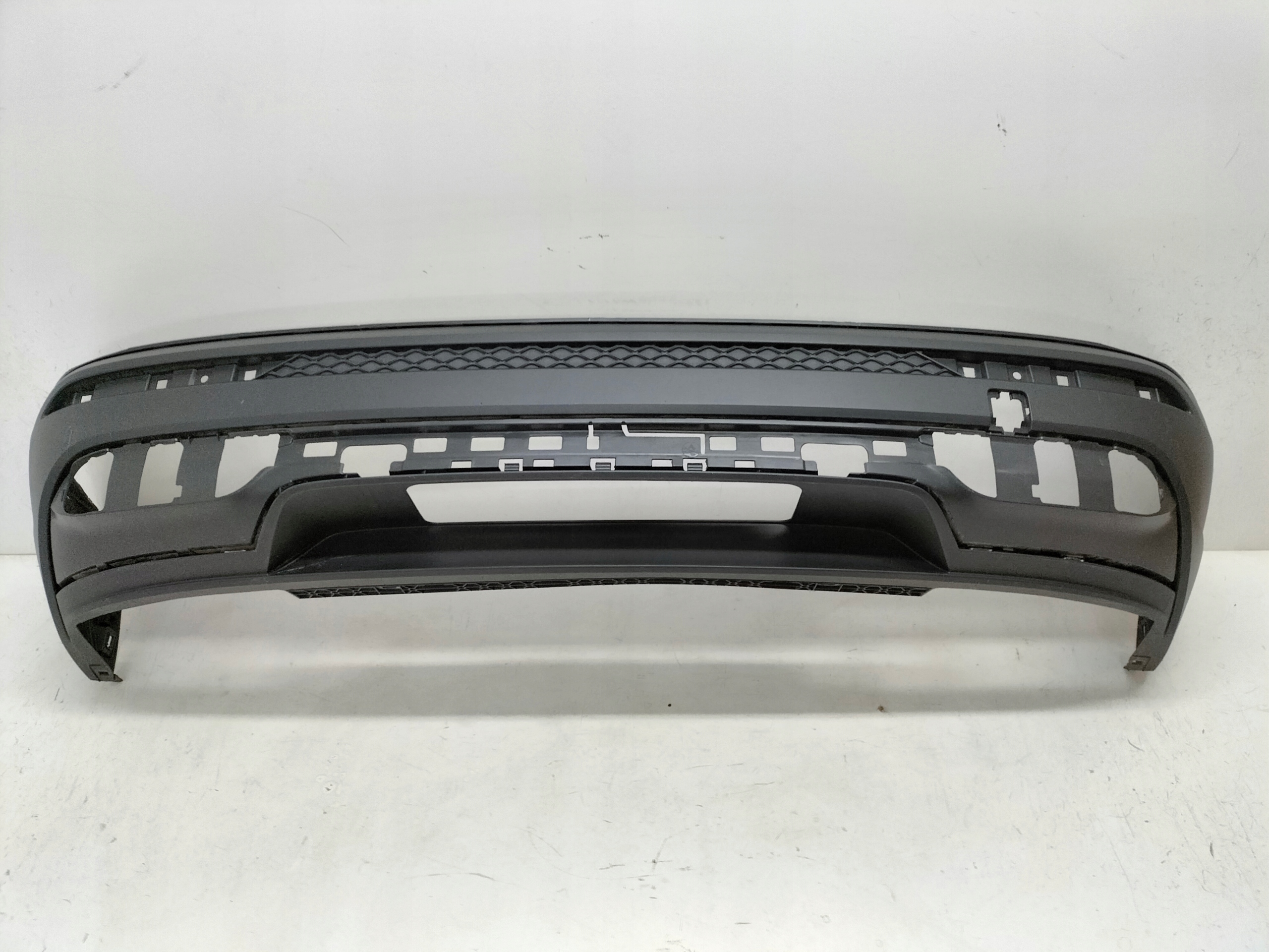 ZADNÝ NÁRAZNÍK SEAT TARRACO 18-