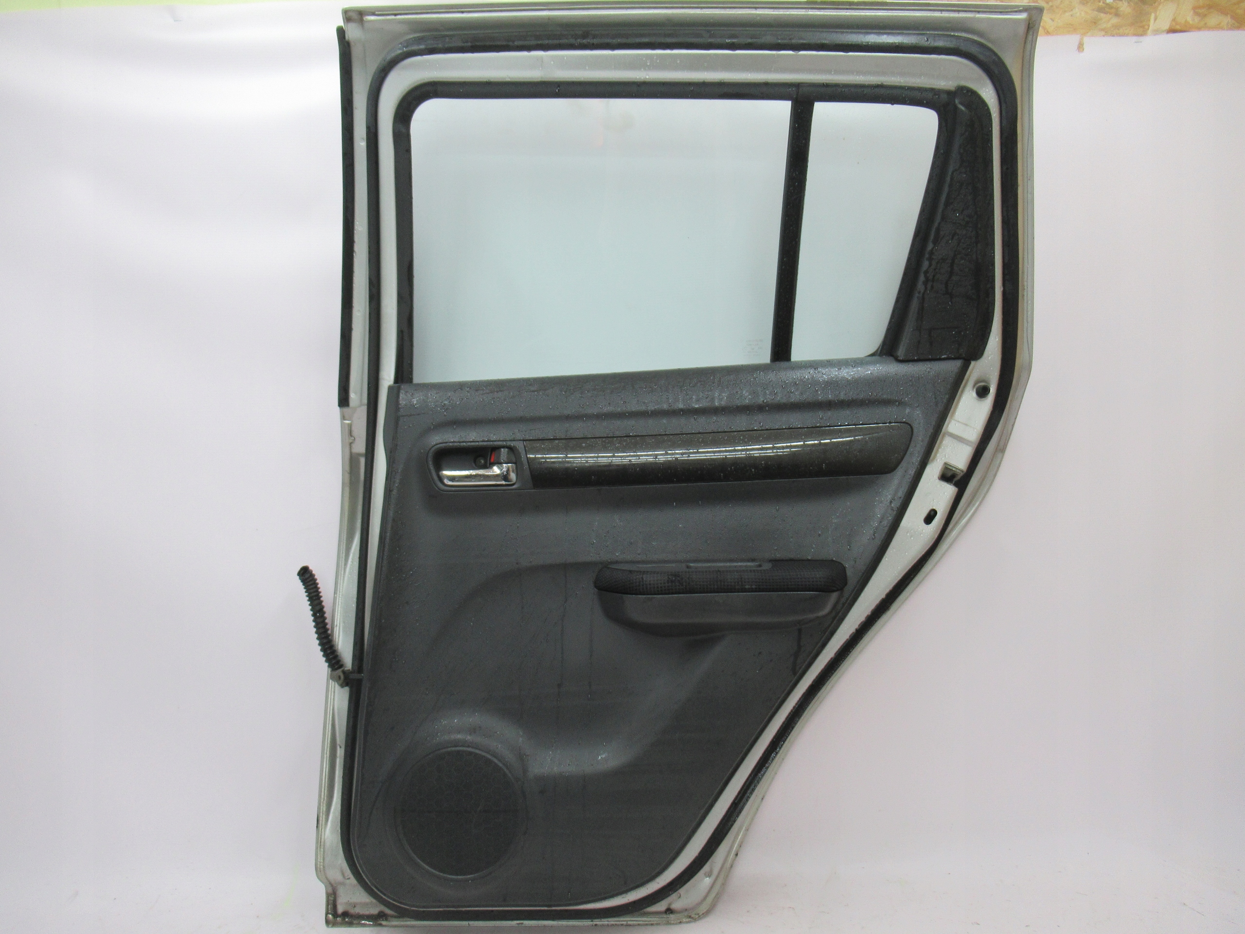 PRAVÉ ZADNÉ DVERE SUZUKI SWIFT MK6