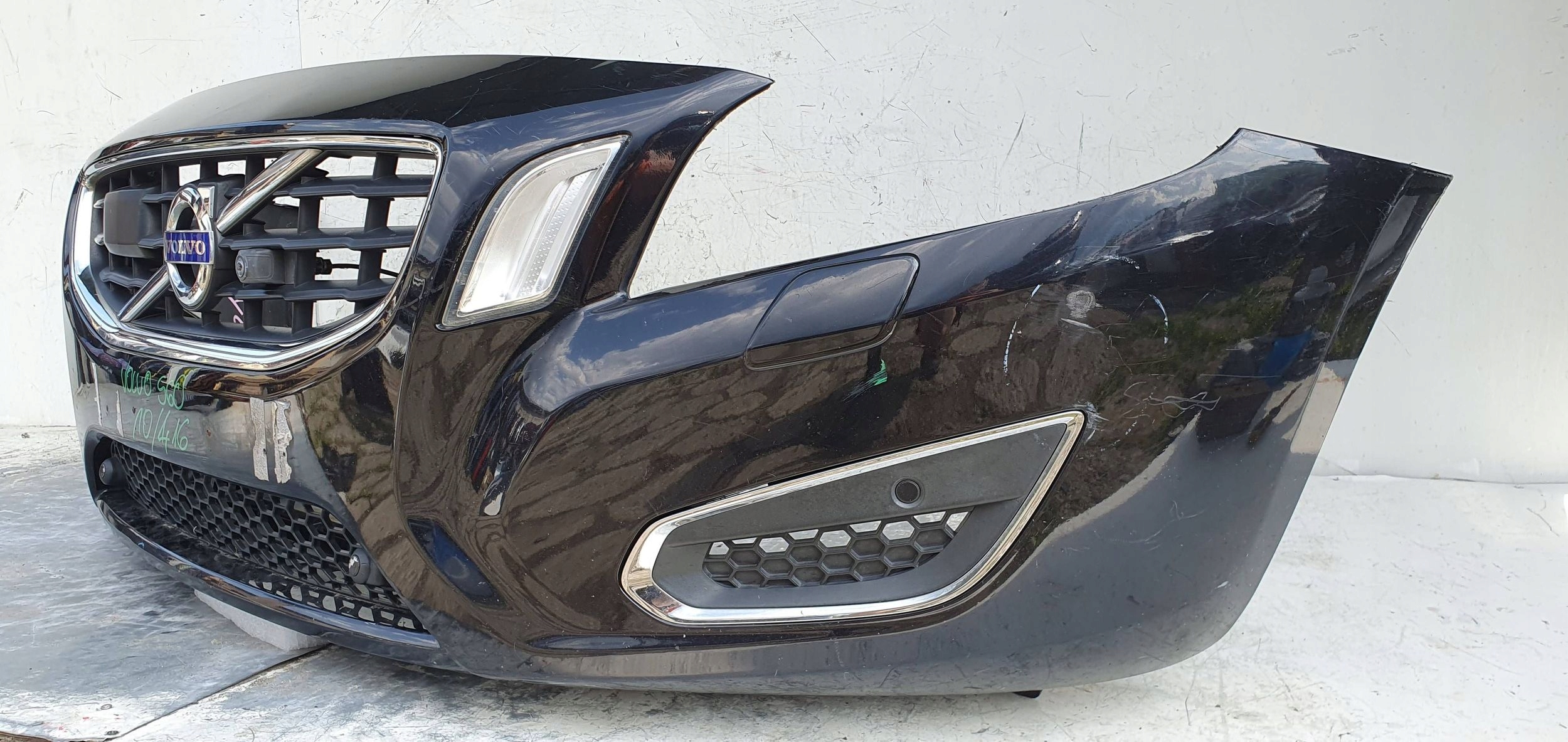 Volvo V60 S60 -013 XENON PDC KAMERA PREDNÝ NÁRAZNÍK 30795006