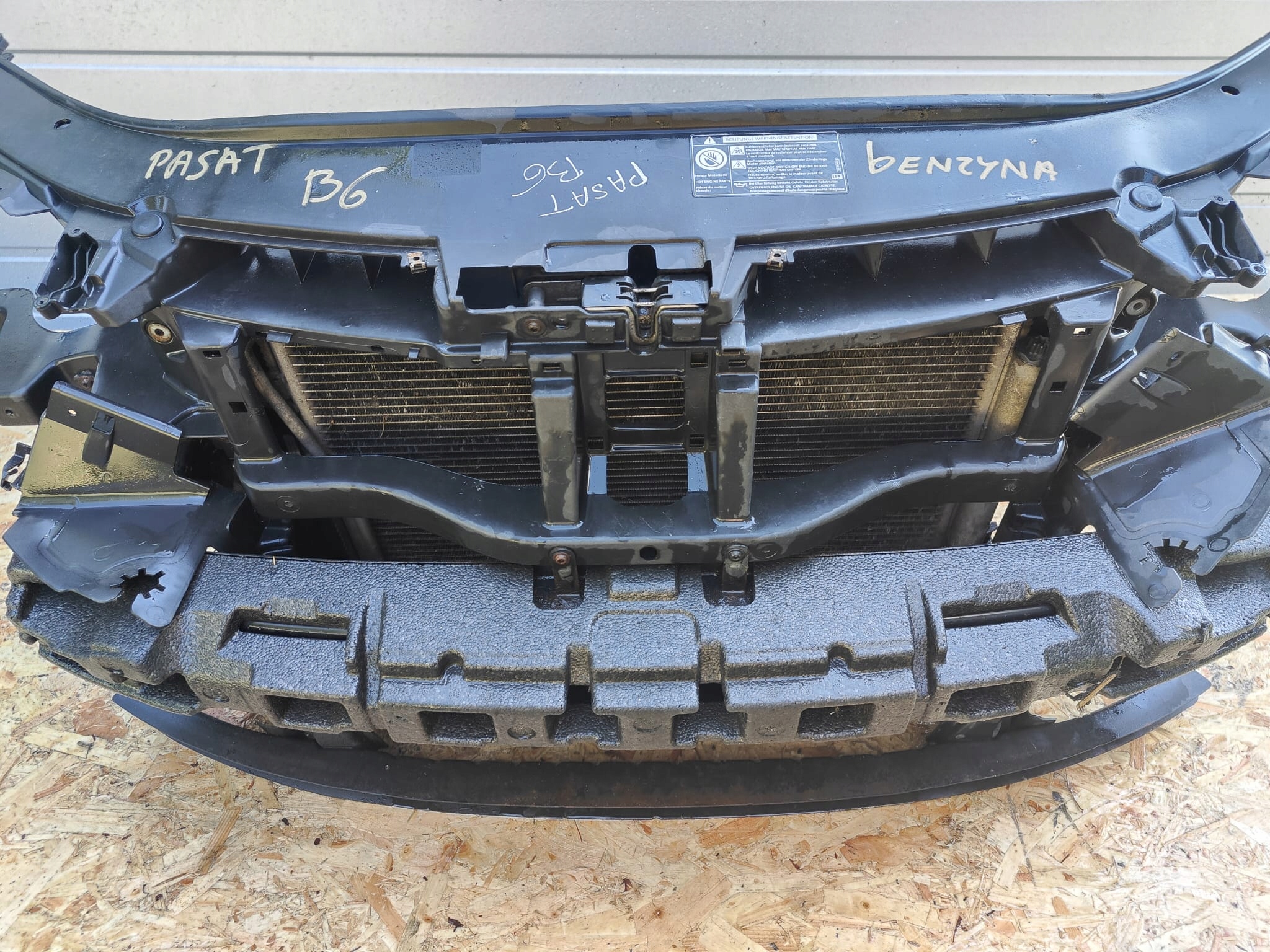 PREDNE CELO CHLADICE VYSTUHA WENZADATOR Volkswagen Passat B6 FSI