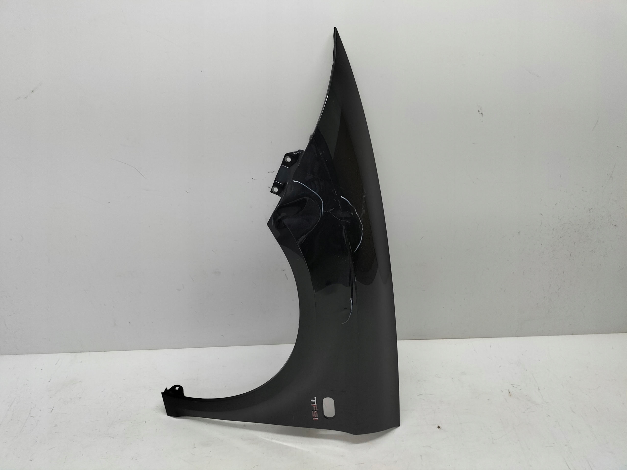 ĽAVÝ PREDNÝ BLATNÍK SEAT LEON II 1P0 05-12