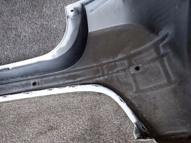 TOYOTA YARIS IV ZADNÝ NÁRAZNÍK