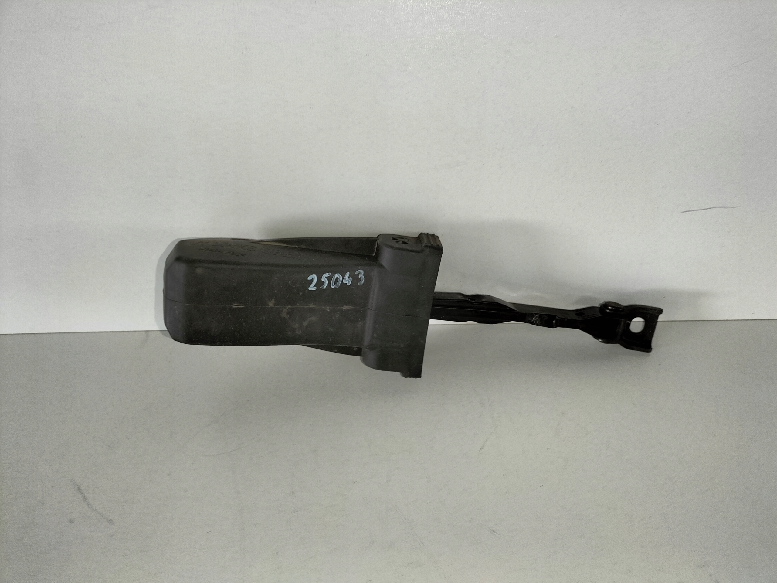 DORAZ PREDNYCH DVERI AUDI TT 8S0 14-