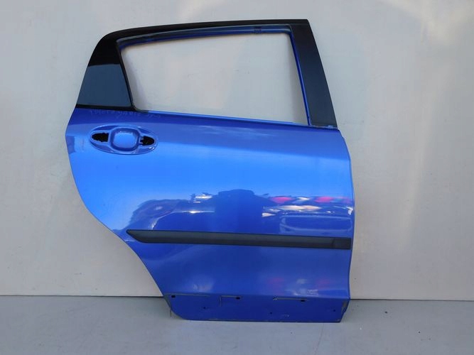 TOYOTA YARIS III LIFT 17- PRAVE ZADNE DVERE