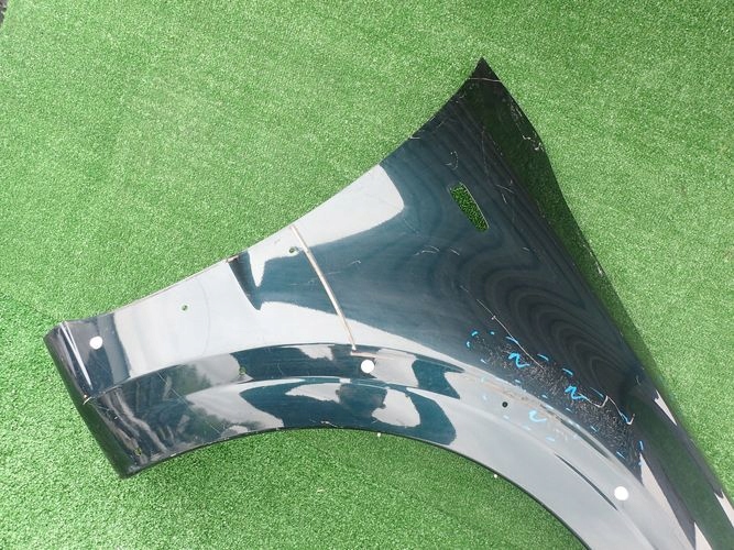 MITSUBISHI PAJERO IV 07- PRAVY PREDNY BLATNIK