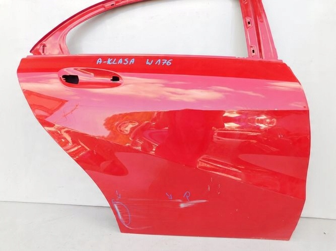 MERCEDES W176 A-KALSA 12- PRAVE ZADNE DVERE