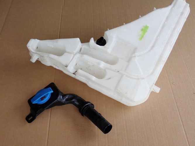 AUDI Q7 NÁDOBKA OSTREKOVAČOV