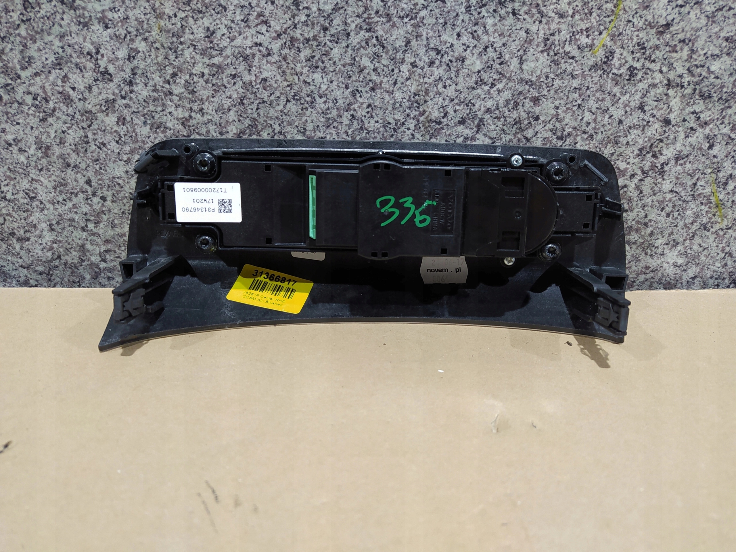VOLVO XC90 2 II OVLADACI AUTORADIO P31346790