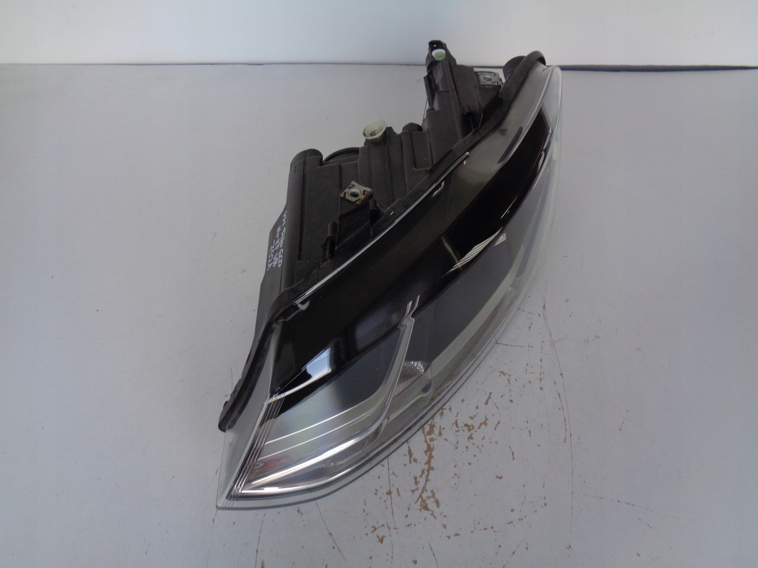 LAVE PREDNE SVETLO VW POLO 6C 6C0 14-17 LIFT