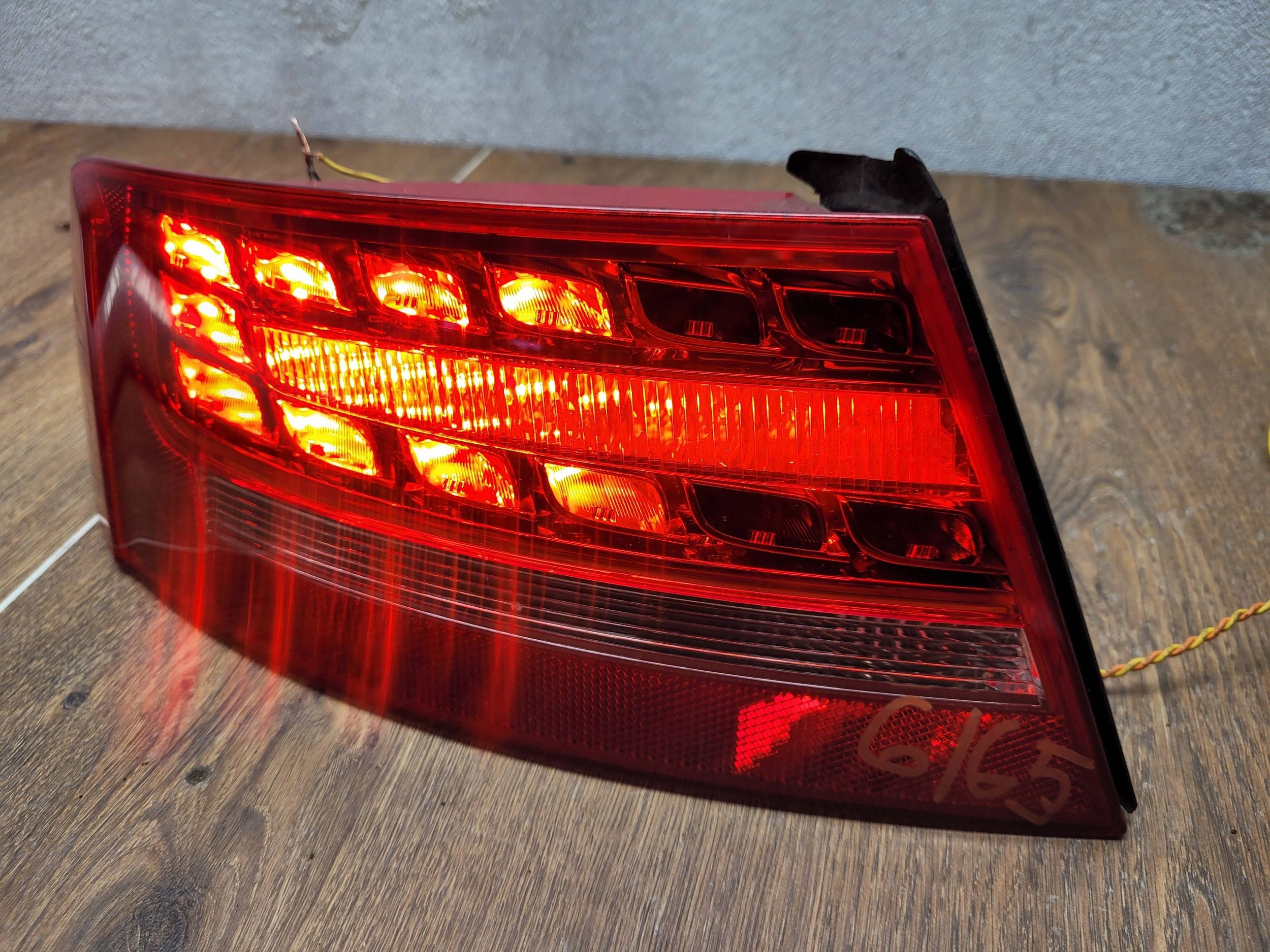 Audi A5 8T LED 8T0945095B ĽAVÉ ZADNÉ SVETLO