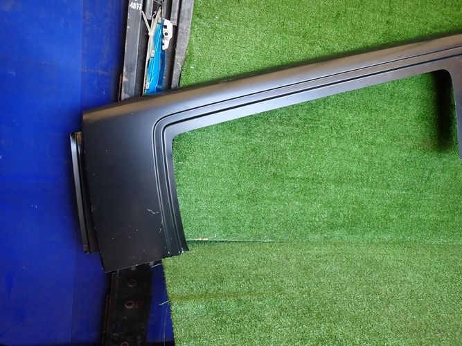 VW T5 T6 LONG BOČNICA STLPIK VRCHNY PRAVÝ
