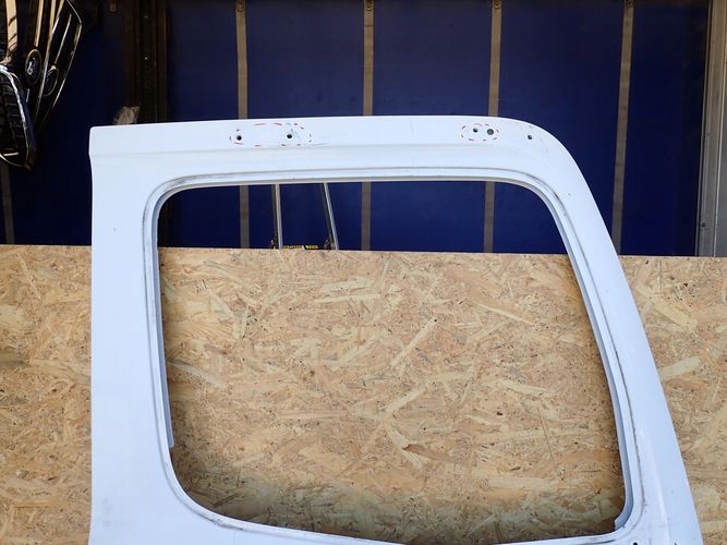 MERCEDES ACTROS MP4 PRAVE PREDNE DVERE