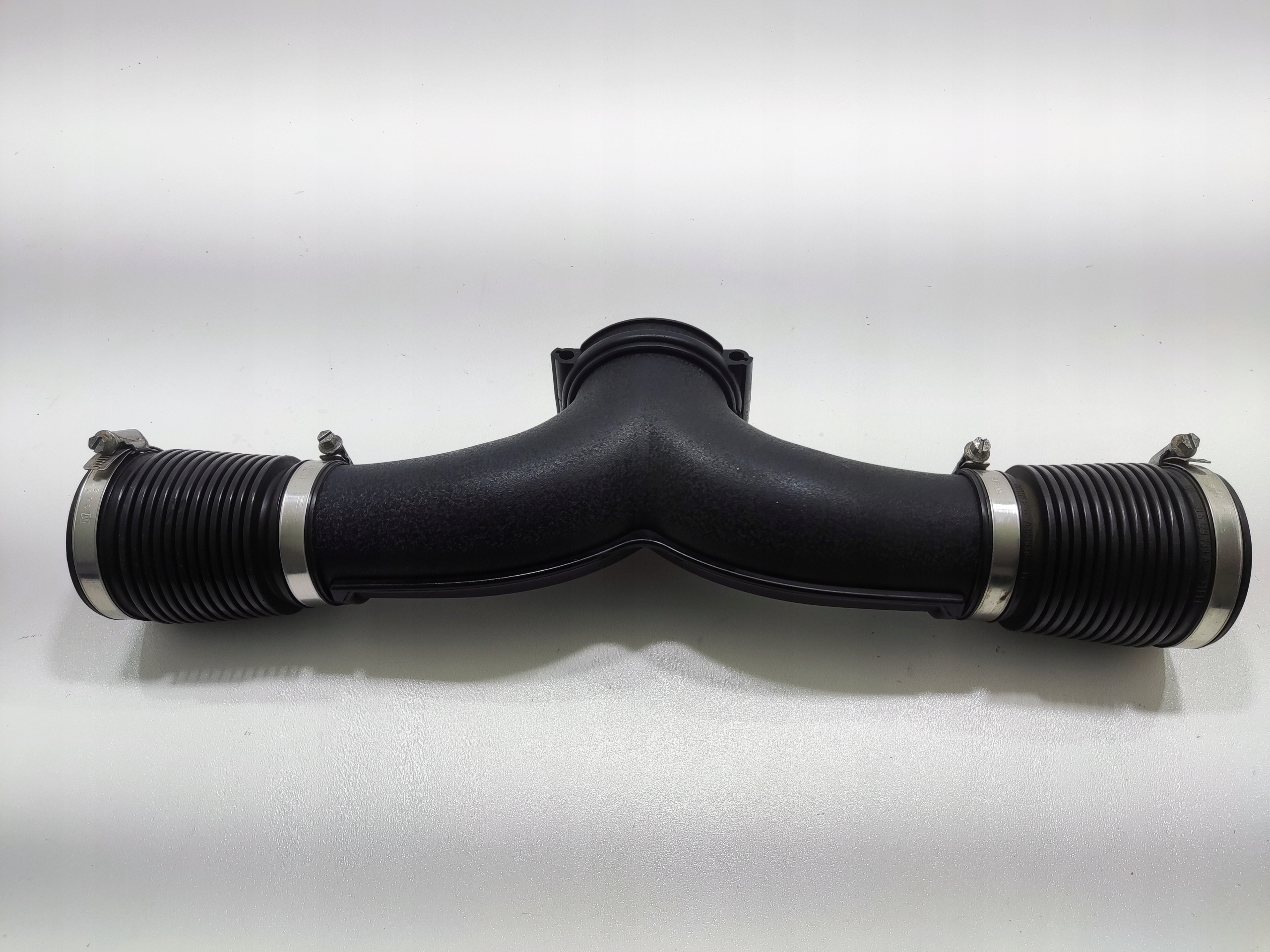 HADICA NASAVANIE VZDUCHU PORSCHE CAYENNE I 4.8 V8 2007-2009 LIFT 7L5129760A