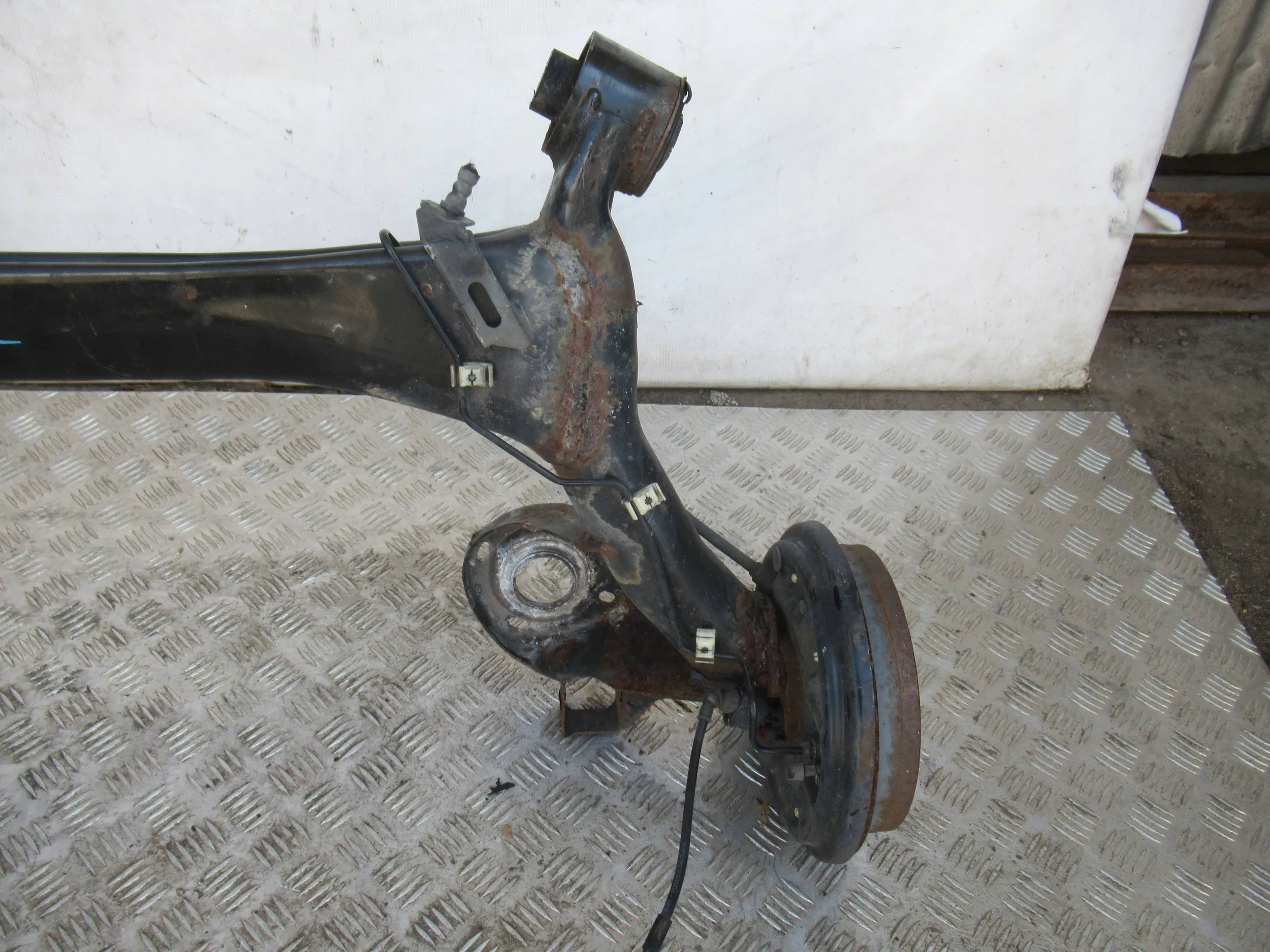 ZADNÁ NÁPRAVA SKODA FABIA II 2 KOMBI