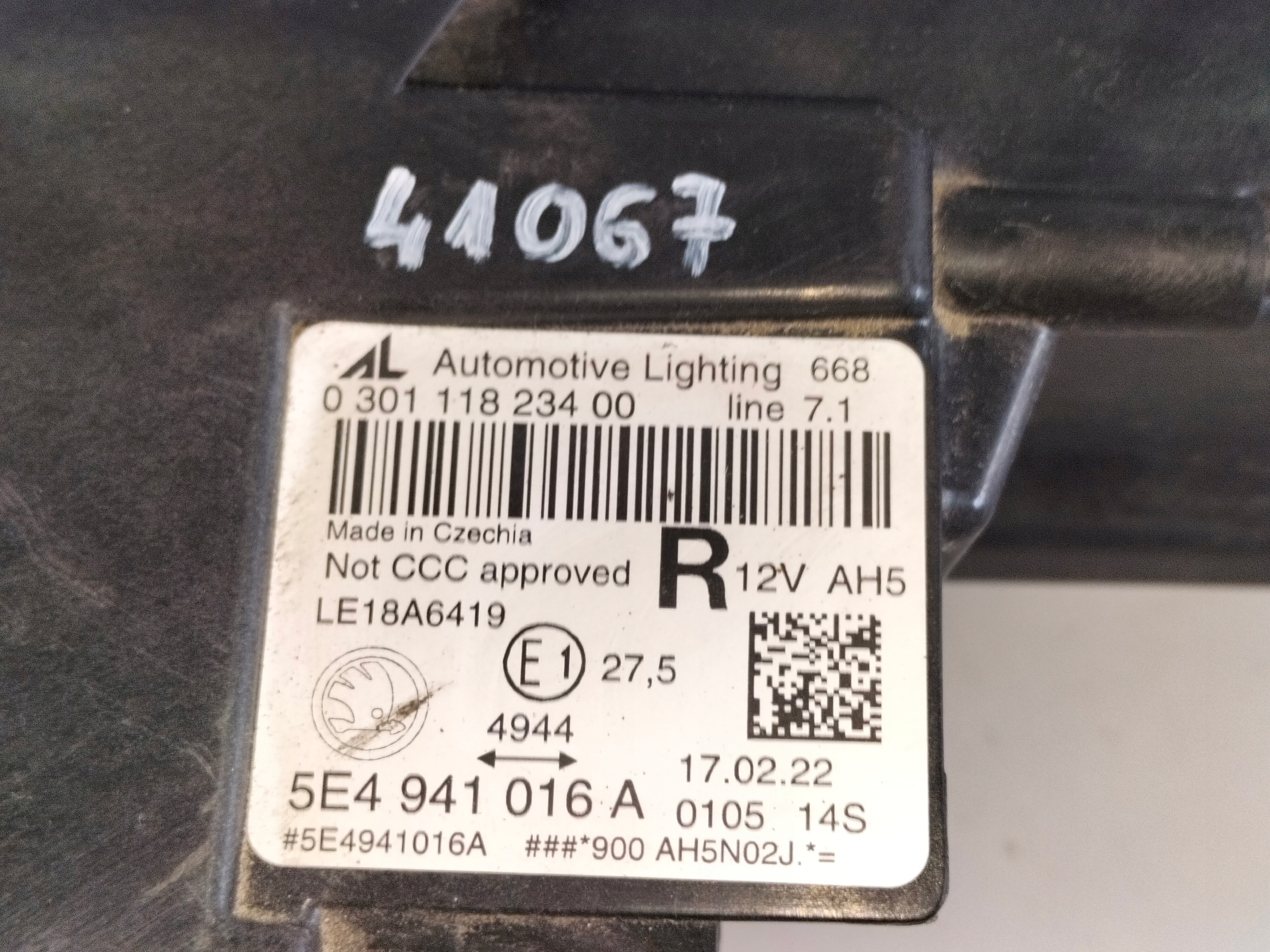 PRAVE PREDNE SVETLO SKODA OCTAVIA 4 IV 19- FULL LED
