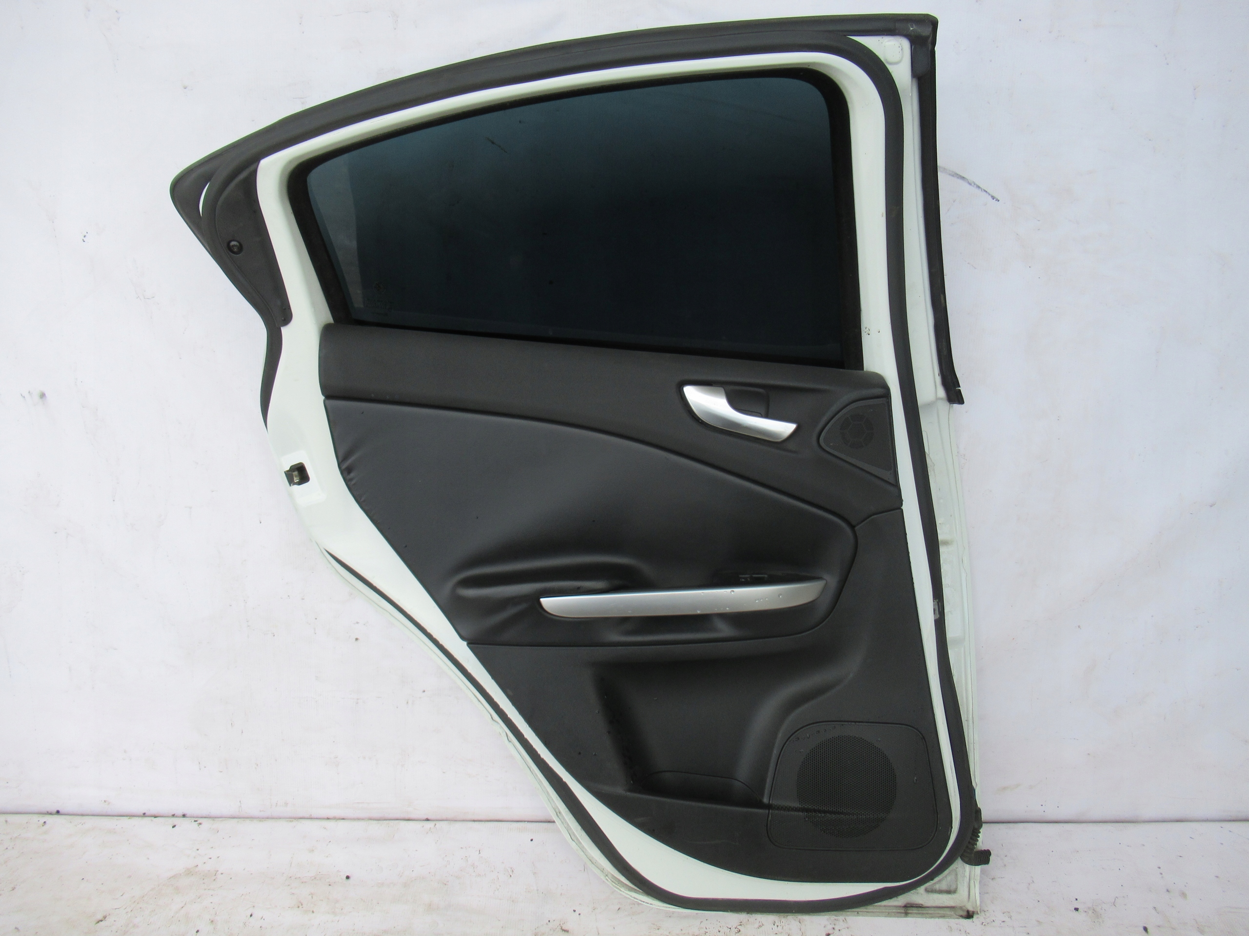 ĽAVÉ ZADNÉ DVERE ALFA ROMEO GIULIETTA