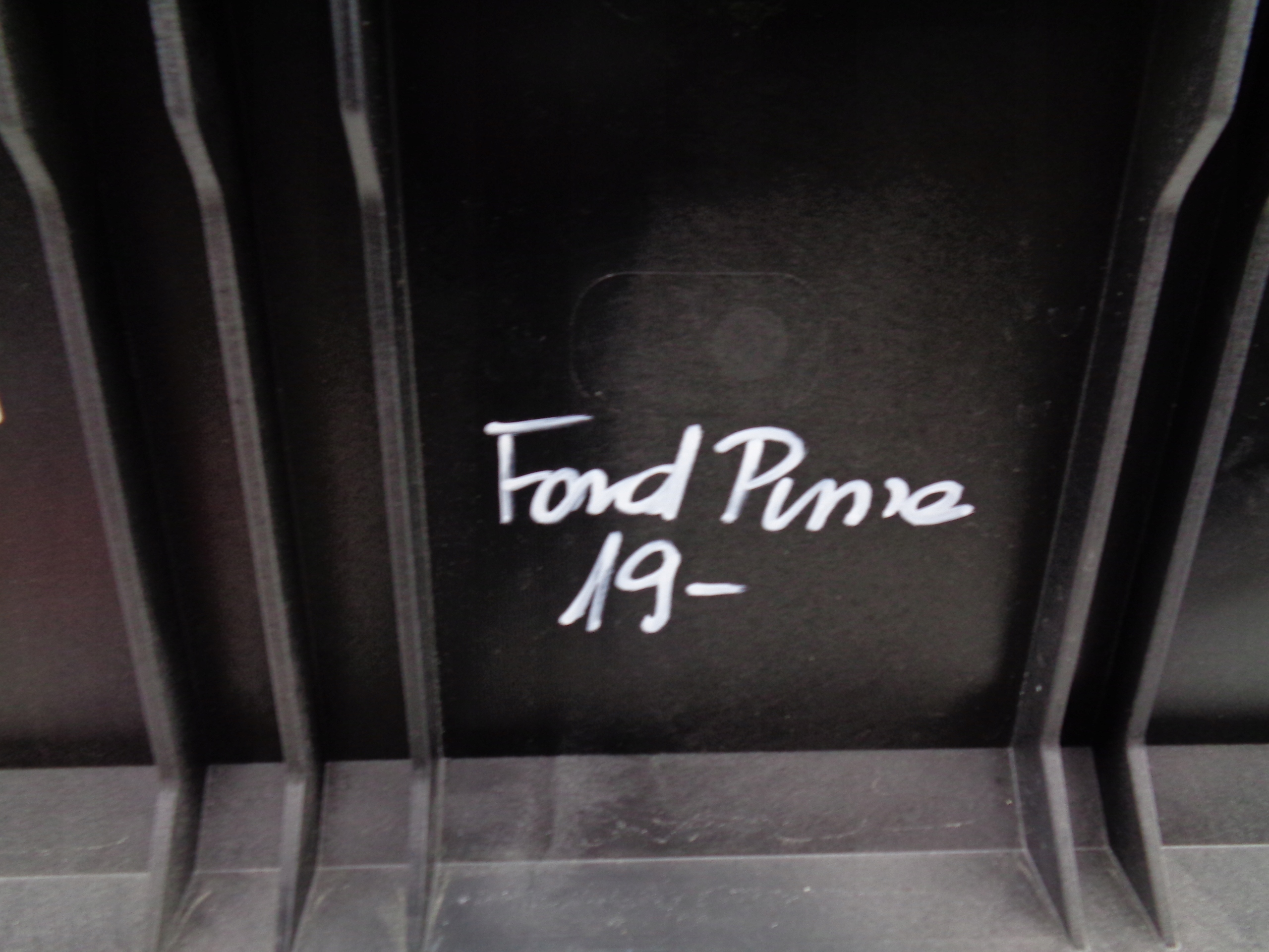 VYSTUHA, PREDNE CELO FORD PUMA 19-