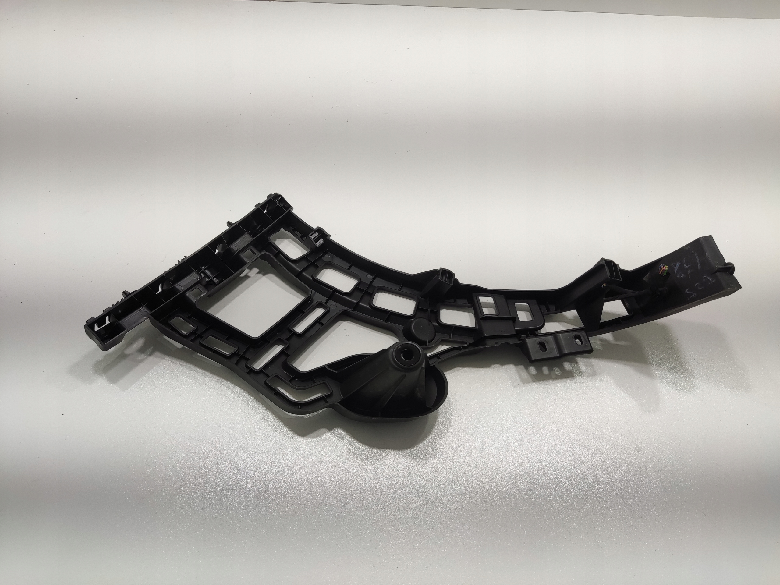 ĽAVÝ DRŽIAK ZADNÉHO NÁRAZNÍKA CITROEN C5 AIRCROSS 2017-2022 9817643080