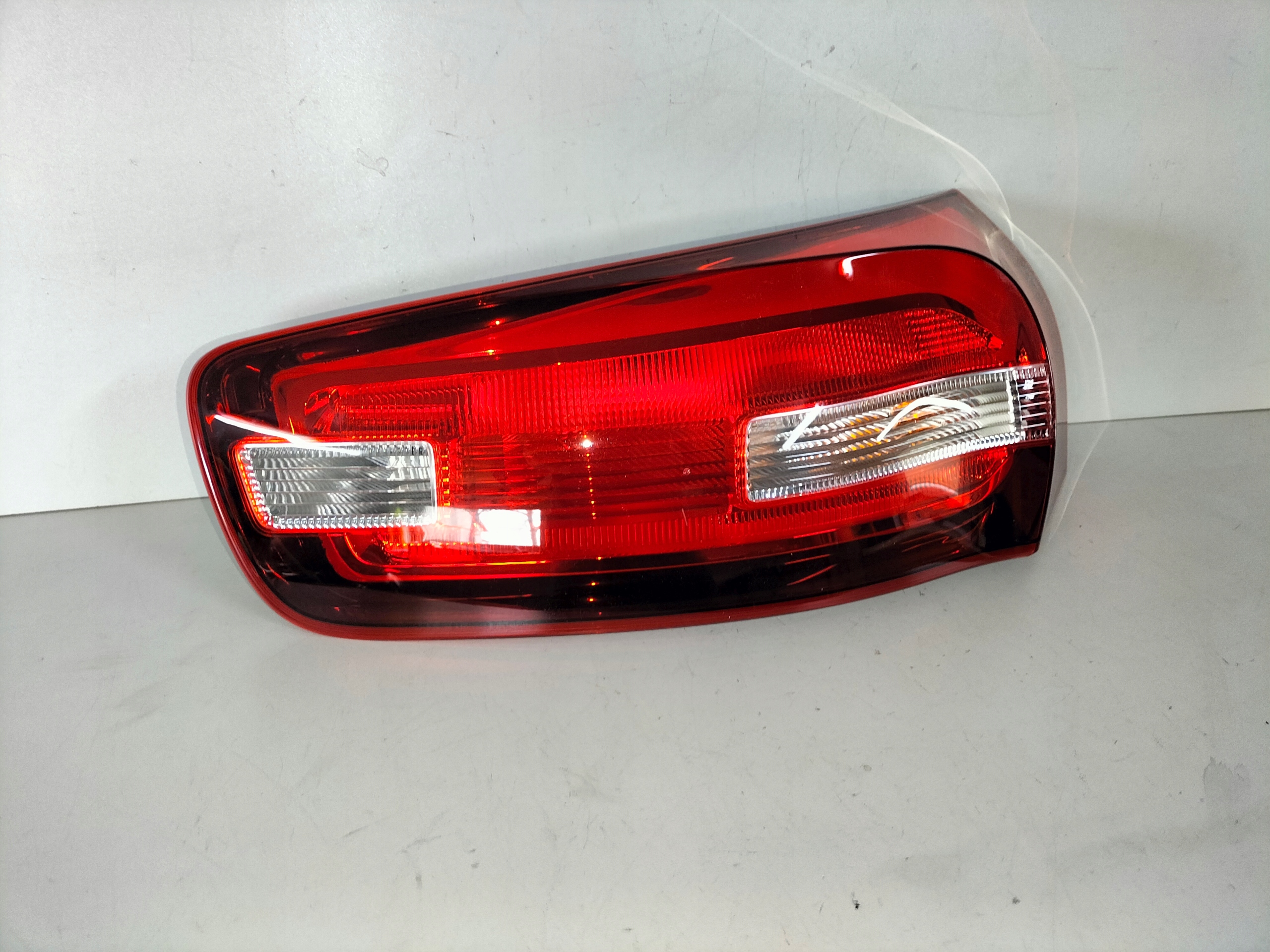 PRAVE ZADNE SVETLO CITROEN C4 PICASSO II 13-16