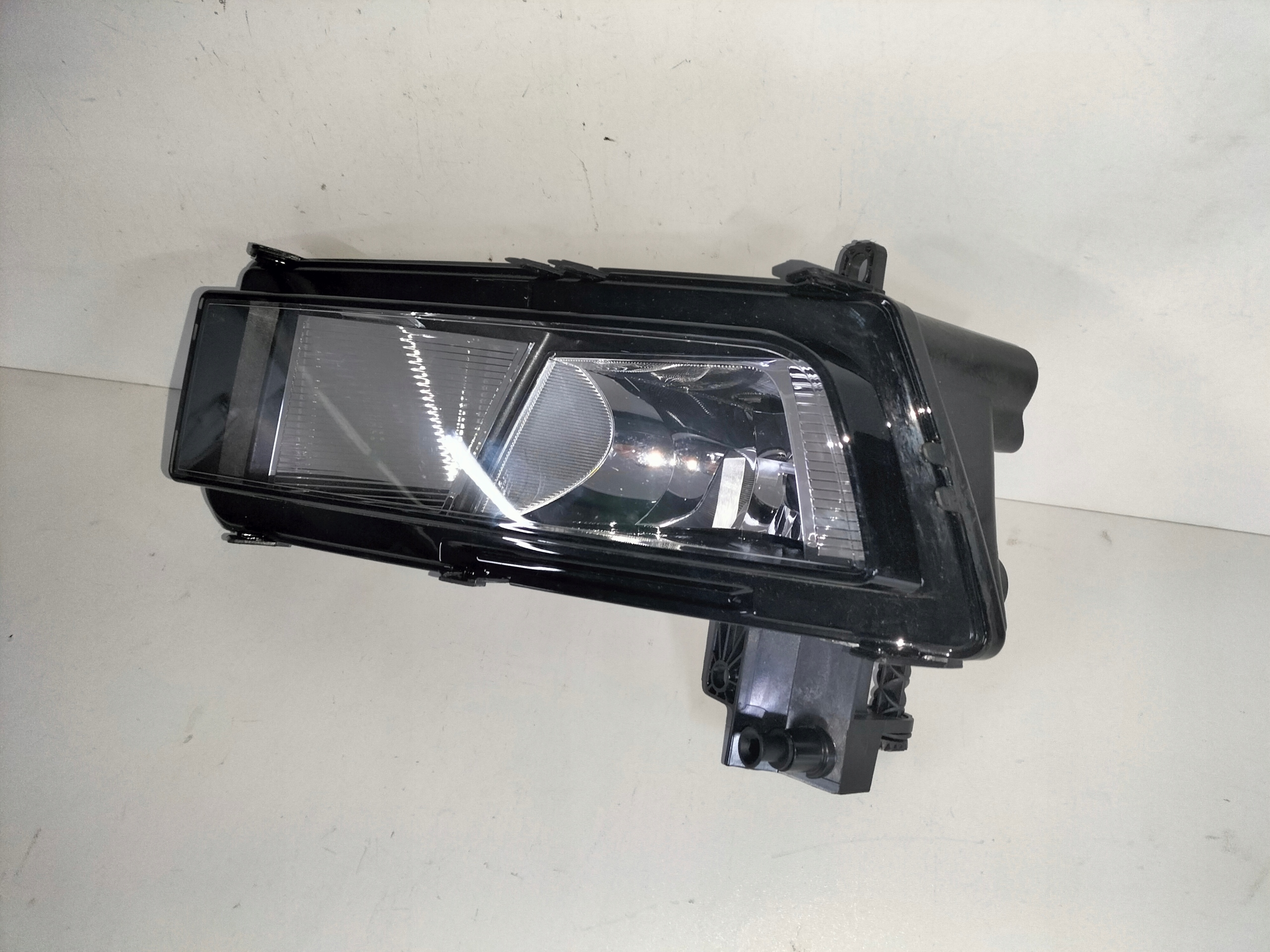 LAVA HMLOVKA VW TOURAN III 15-