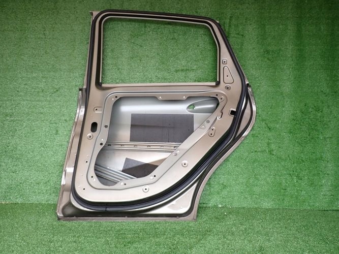 MERCEDES W246 246 B-KLASA12- PRAVE ZADNE DVERE