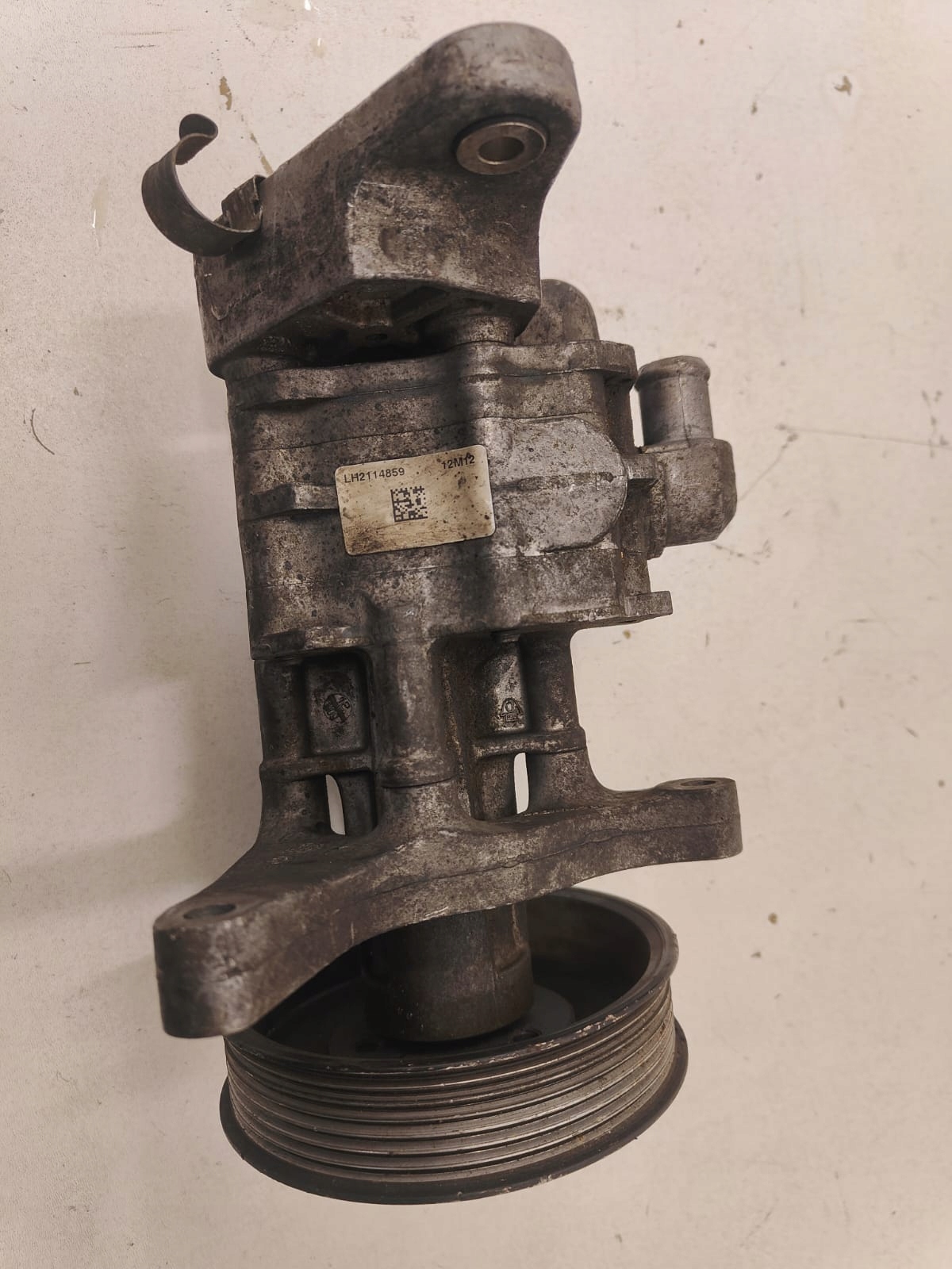 BMW x5 e70 lci lift n57 oe 679646203 SERVOČERPADLO