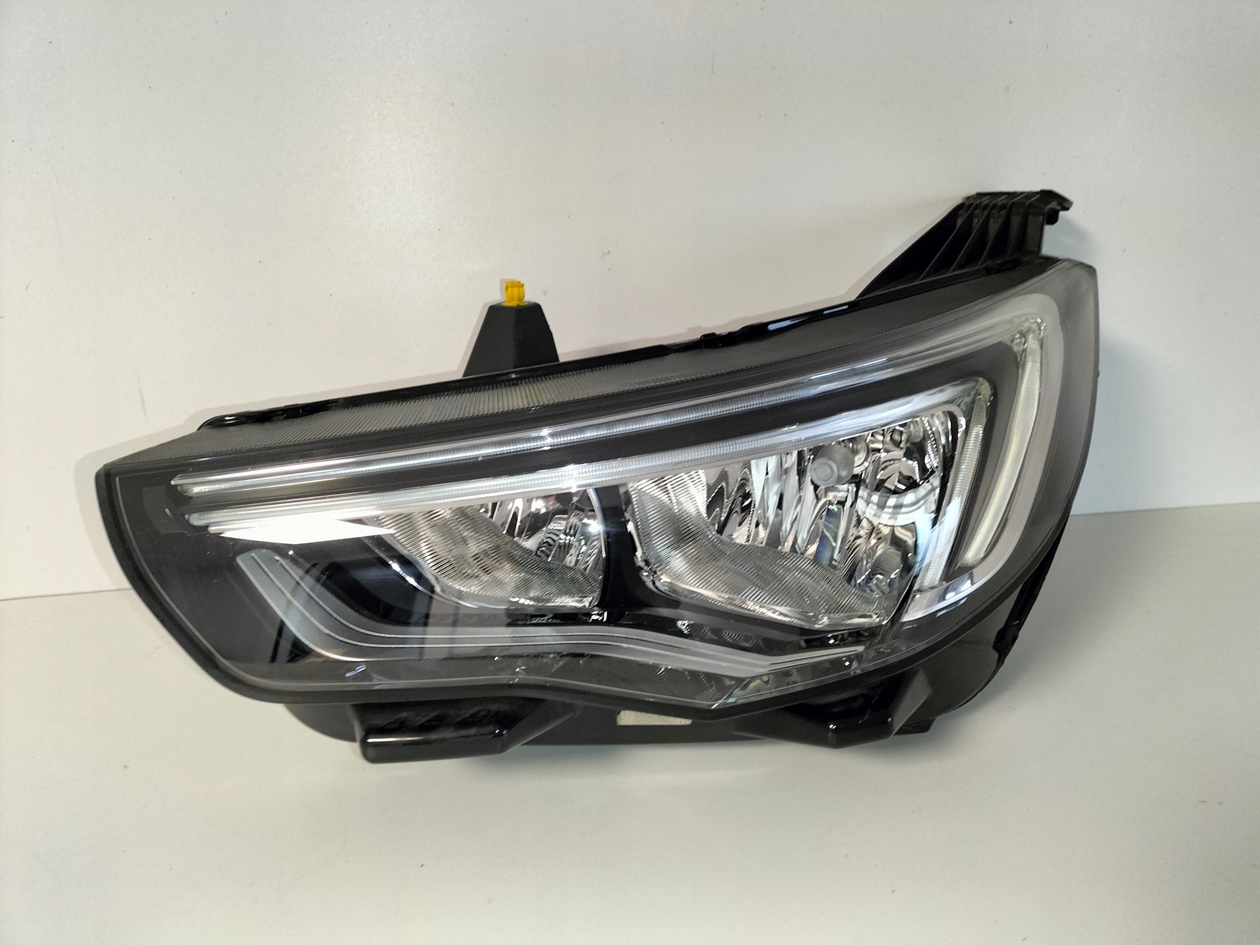 LAVE PREDNE SVETLO OPEL GRANDLAND X 17-21