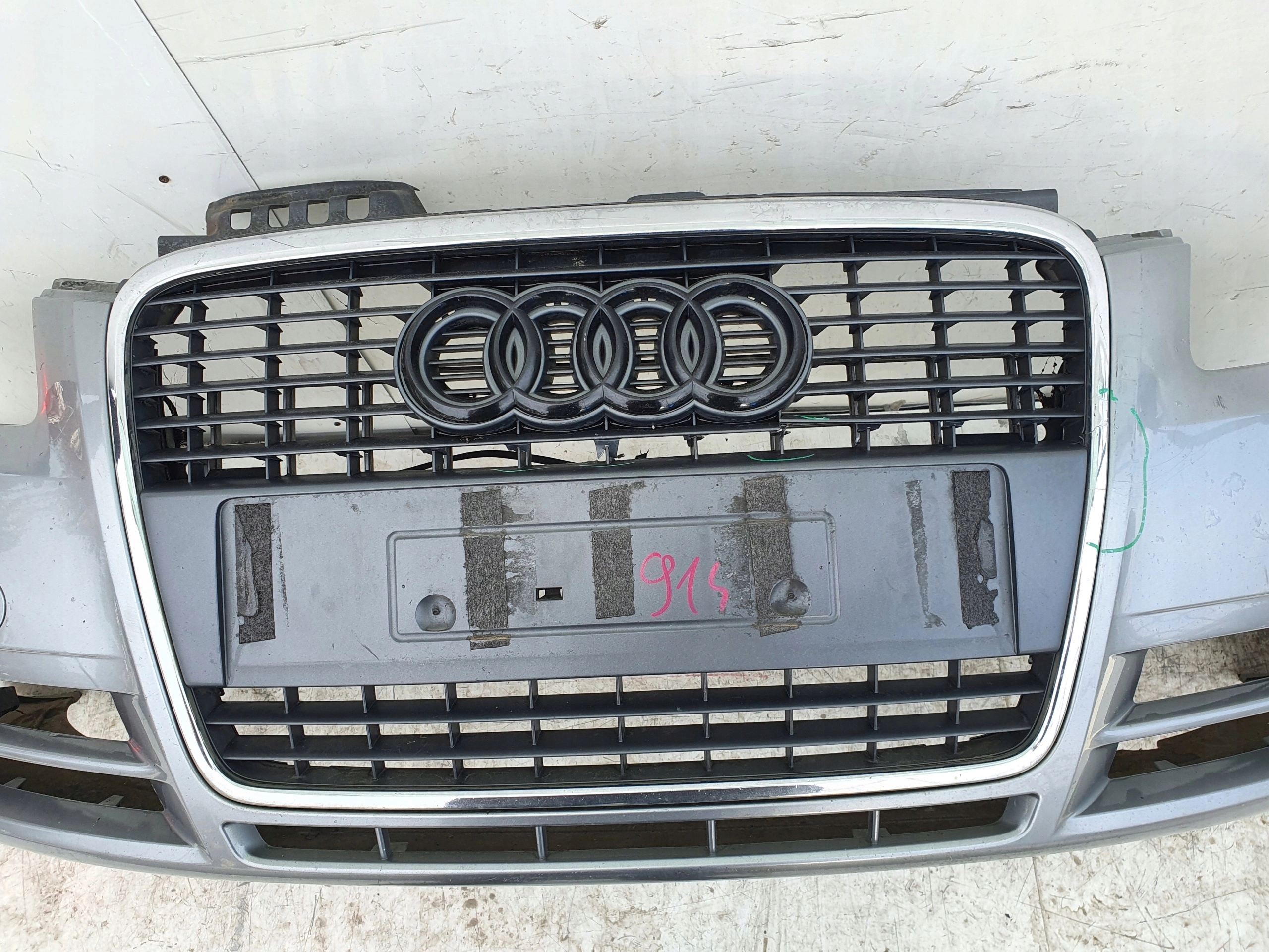 AUDI A4 B7 PREDNÝ NÁRAZNÍK