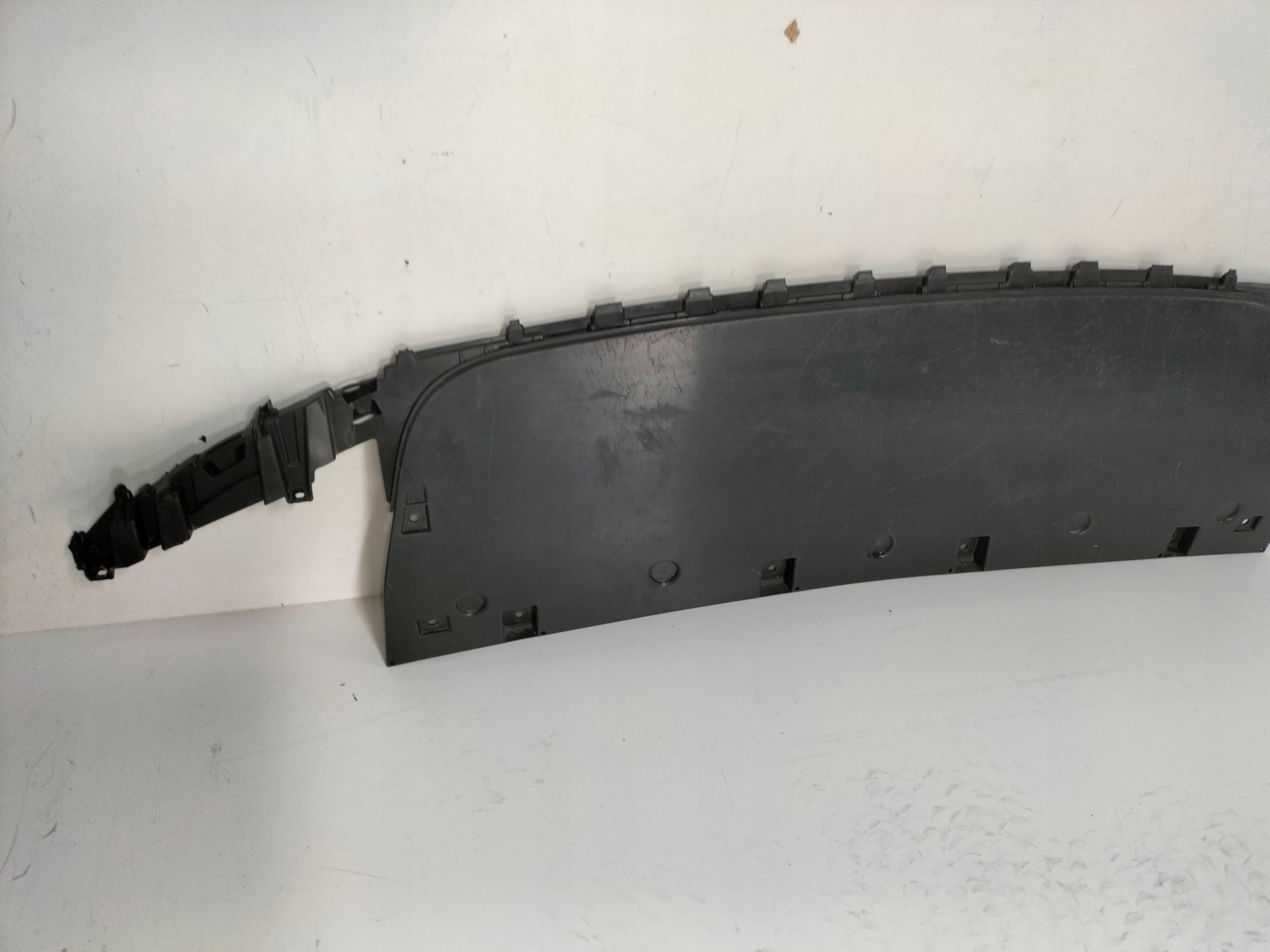 KRYT PREDNEHO NARAZNIKA VW ID7 AERO 413 22-