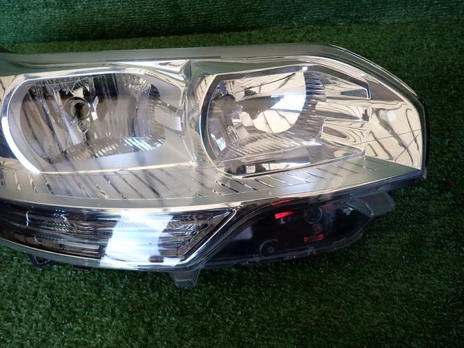CITROEN C5 10- PRAVE PREDNE SVETLO 9672694080