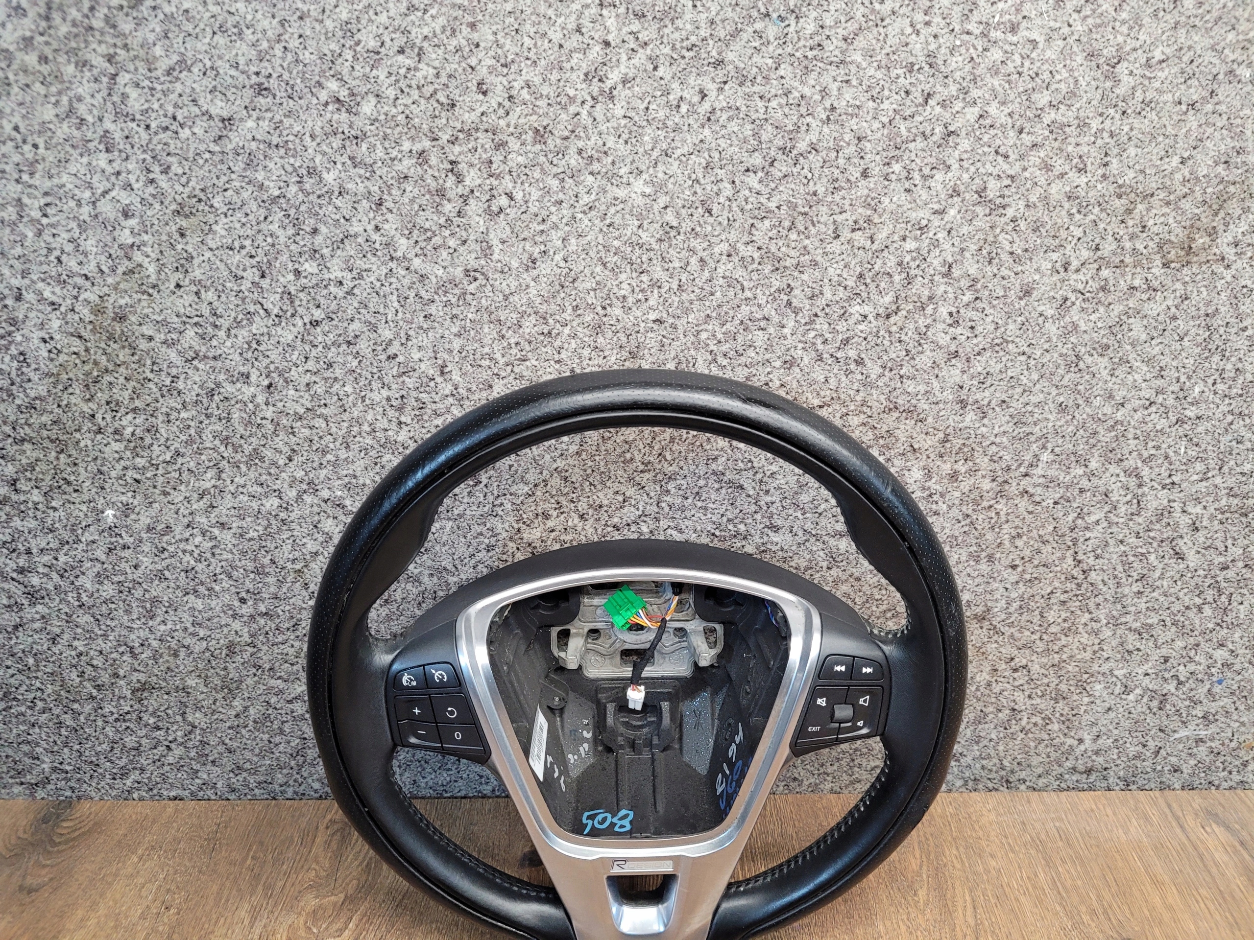 VOLANT KOŽA MULTIFUNKCIA VOLVO S60 II RDESIGN 34110219A P31315994