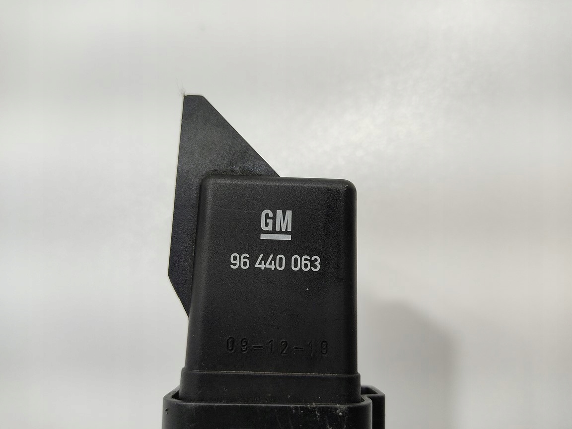 RELATKO ZHAVENIA CHEVROLET CRUZE 2.0 VCDI 96440063 0281003041 08-