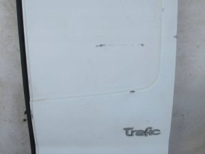 PRAVE ZADNE DVERE RENAULT TRAFIC PRAVE ZADNE DVERE RENAULT TRAFIC