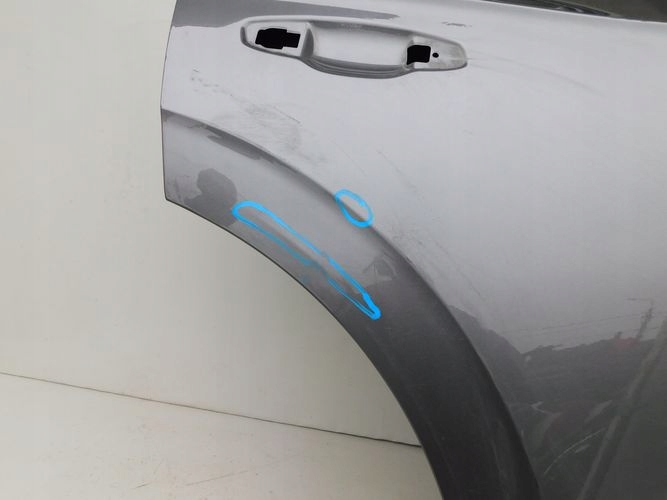 VW TOUAREG 18- PRAVE ZADNE DVERE