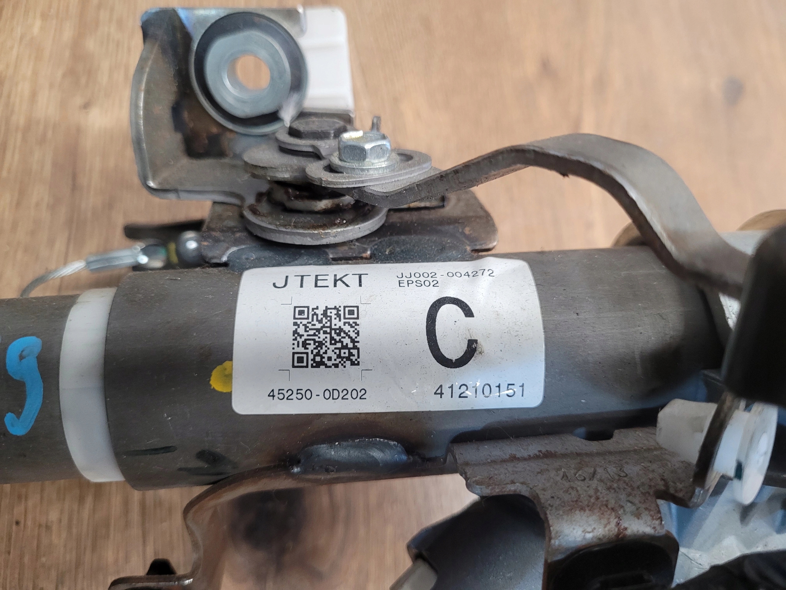 TOYOTA YARIS III 3 VOLANTOVÁ TYČ + SERVOČERPADLO SPINACIA SKRINKA 45250-0D202