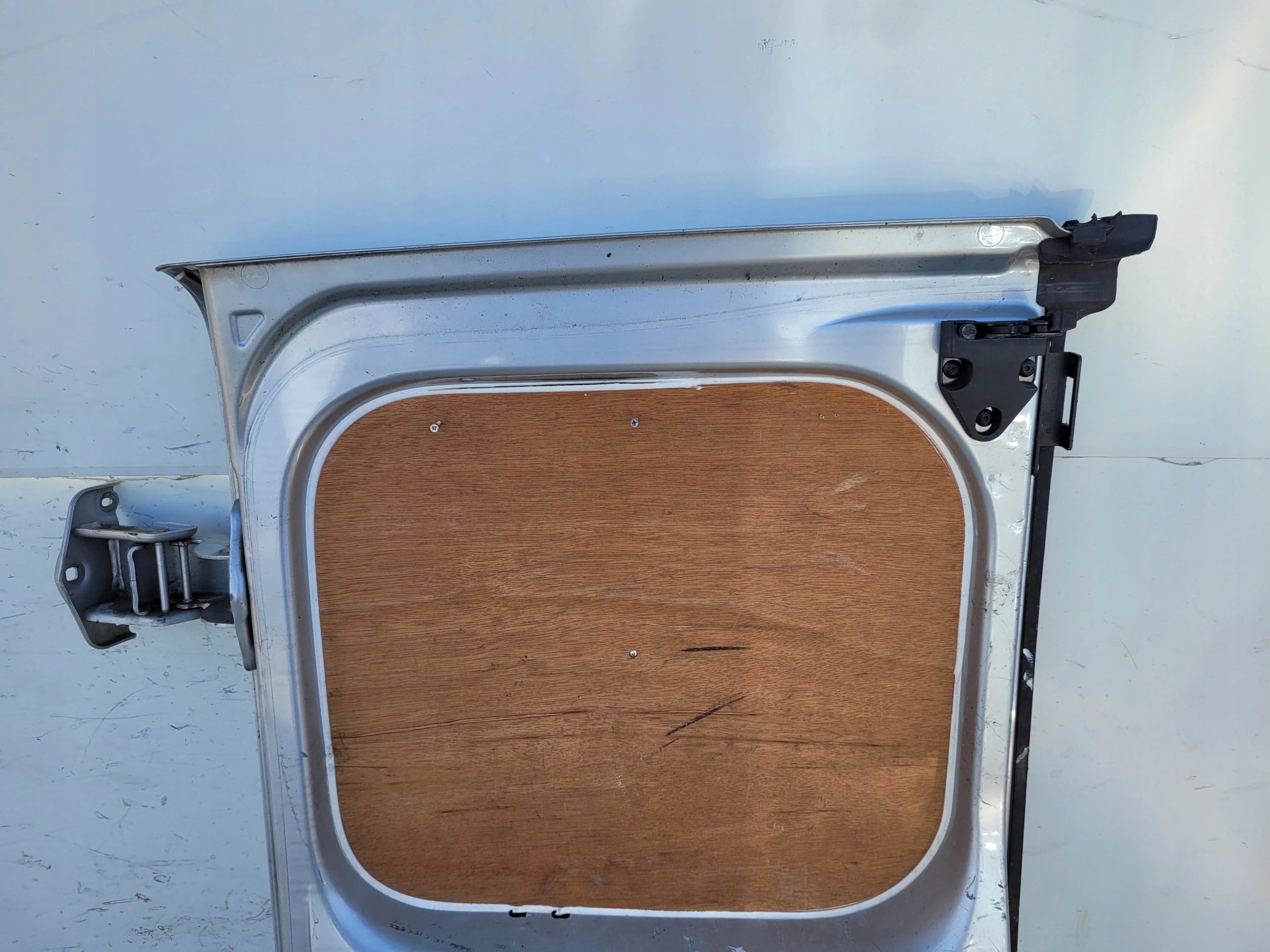 RENAULT TRAFIC III VIVARO PRAVE ZADNE DVERE