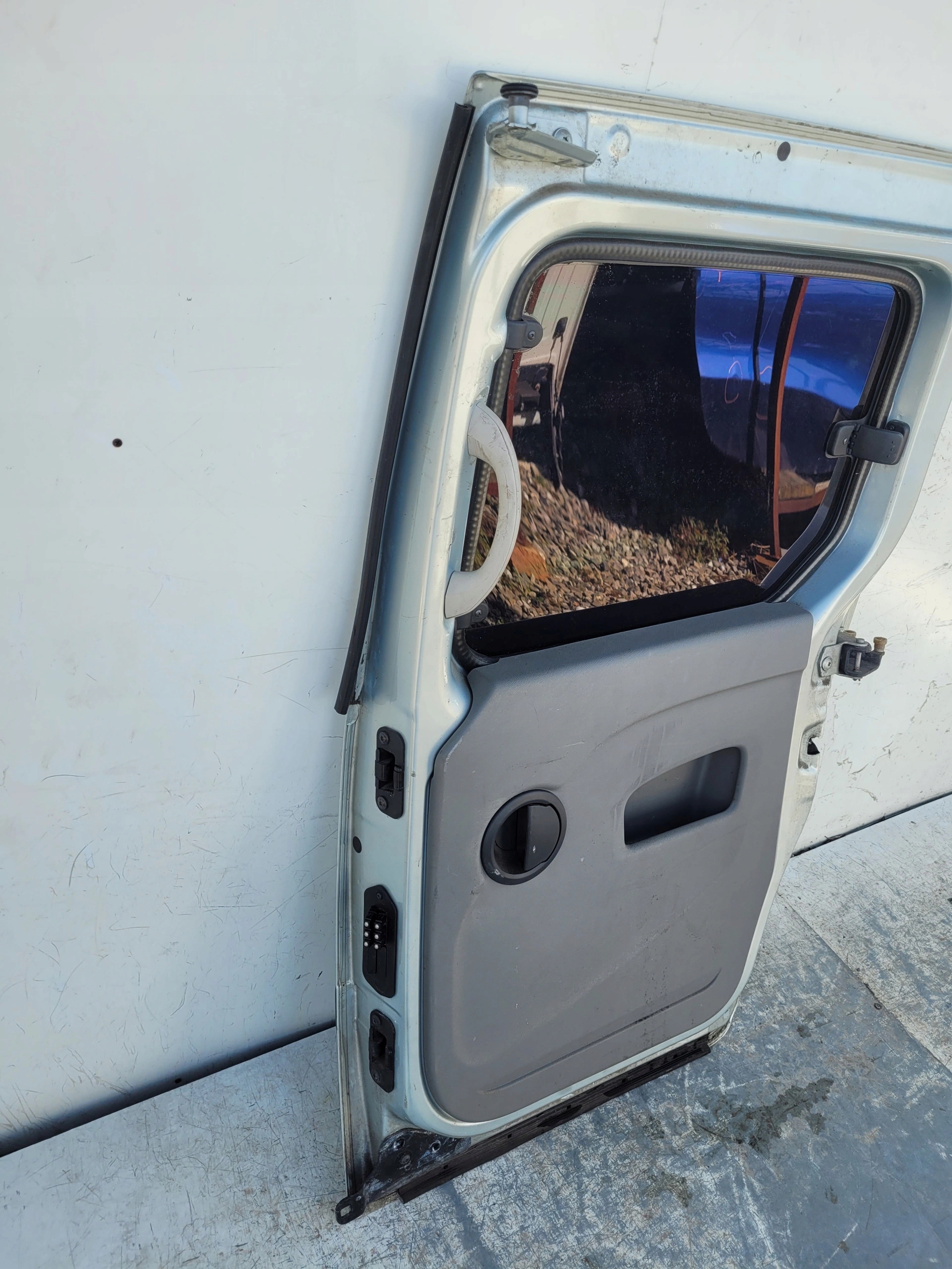 RENAULT KANGOO II 08- PRAVÉ POSUVNE DVERE + SKLO