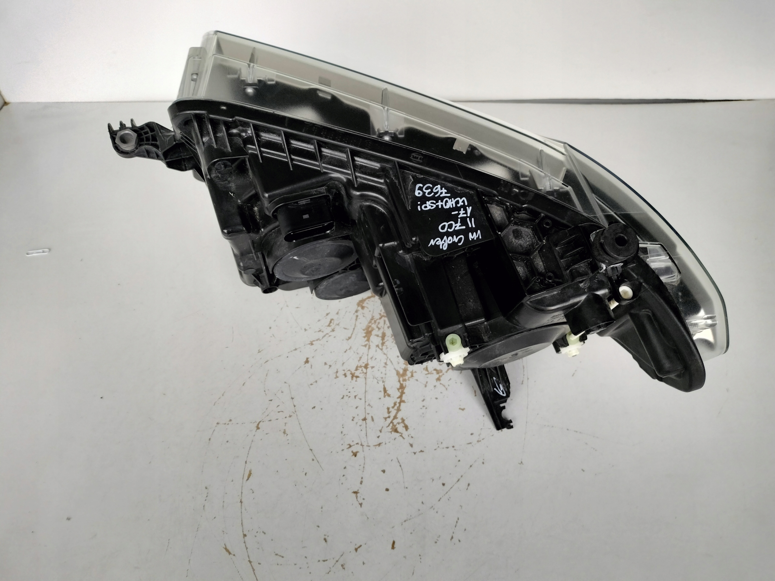PRAVE PREDNE SVETLO VW CRAFTER 7C 7C0 17-