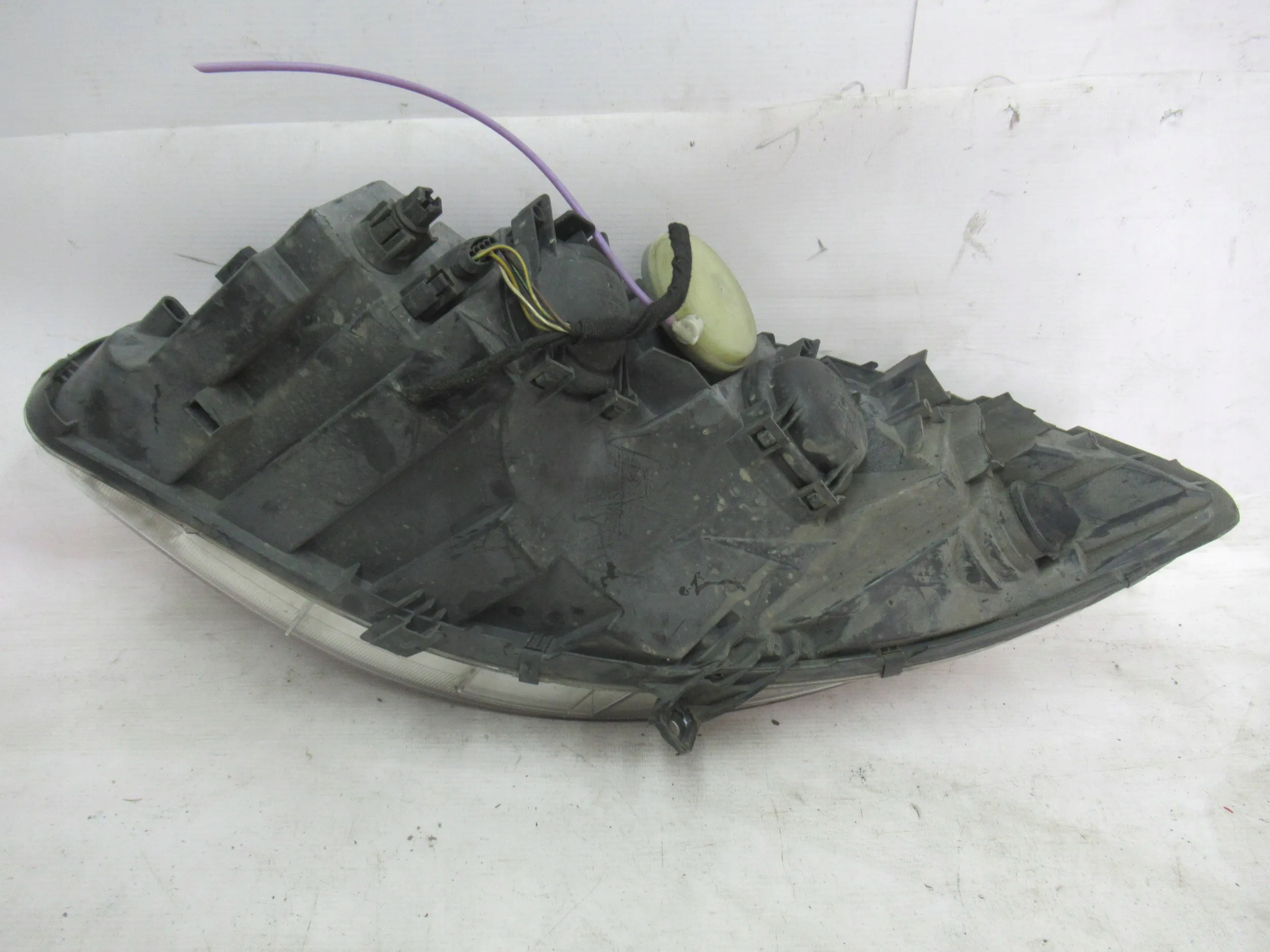 PRAVE PREDNE SVETLO MERCEDES A KLASA W169