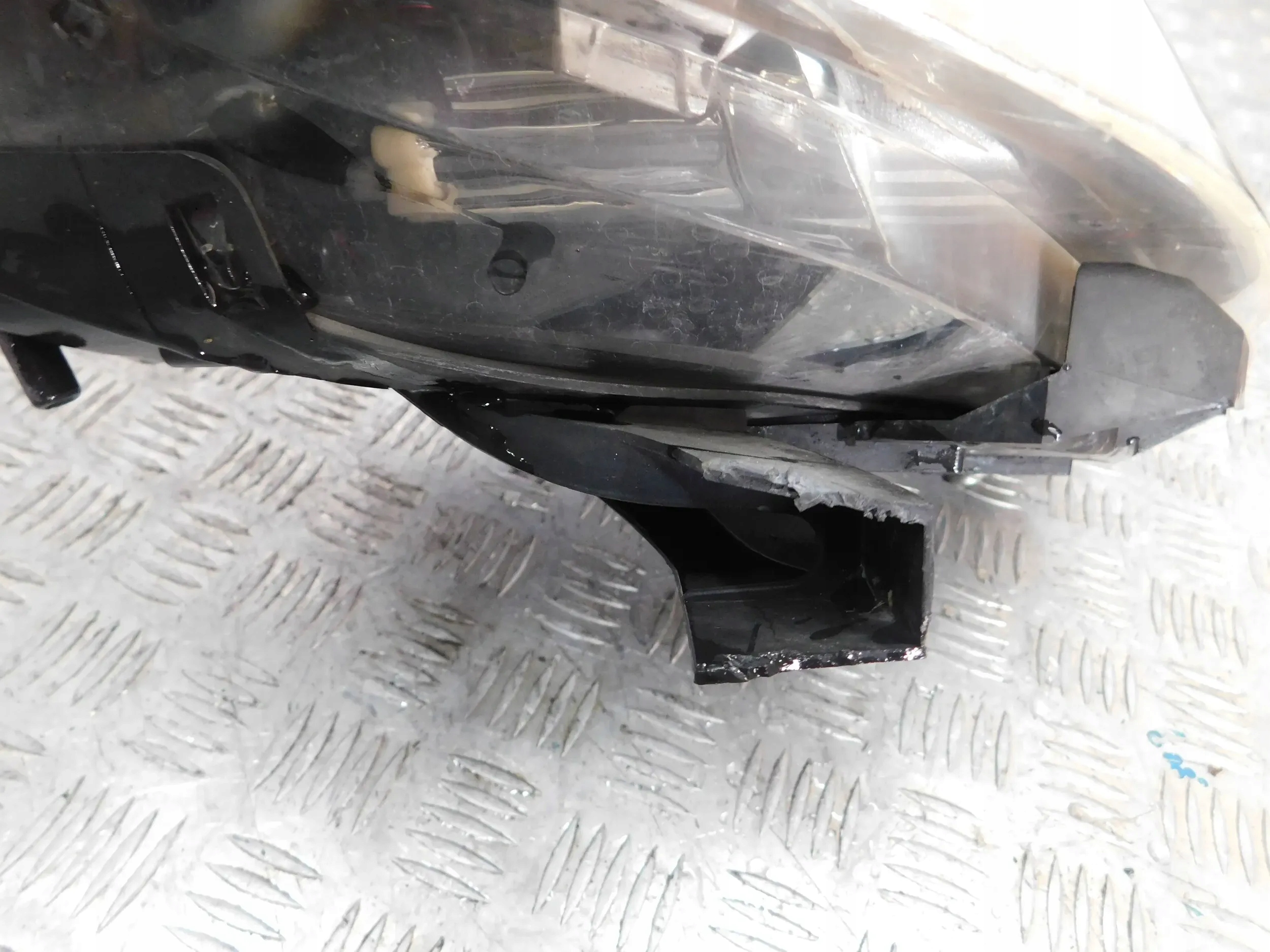 PRAVE PREDNE SVETLO CITROEN NEMO FIORINO