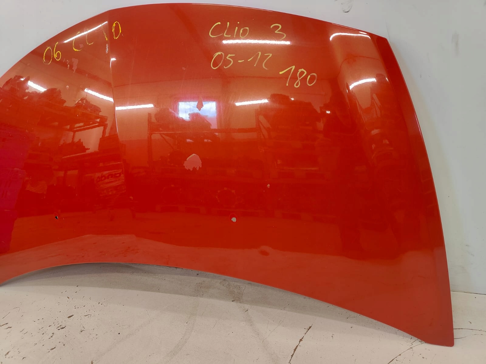 Renault clio III 05-12 PREDNÁ KAPOTA